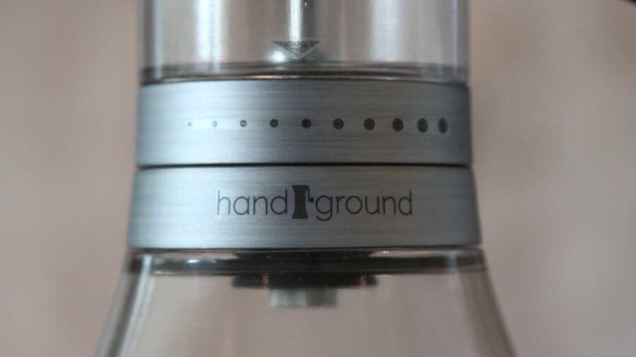 There are 20 different coarseness settings on the Handground coffee grinder
