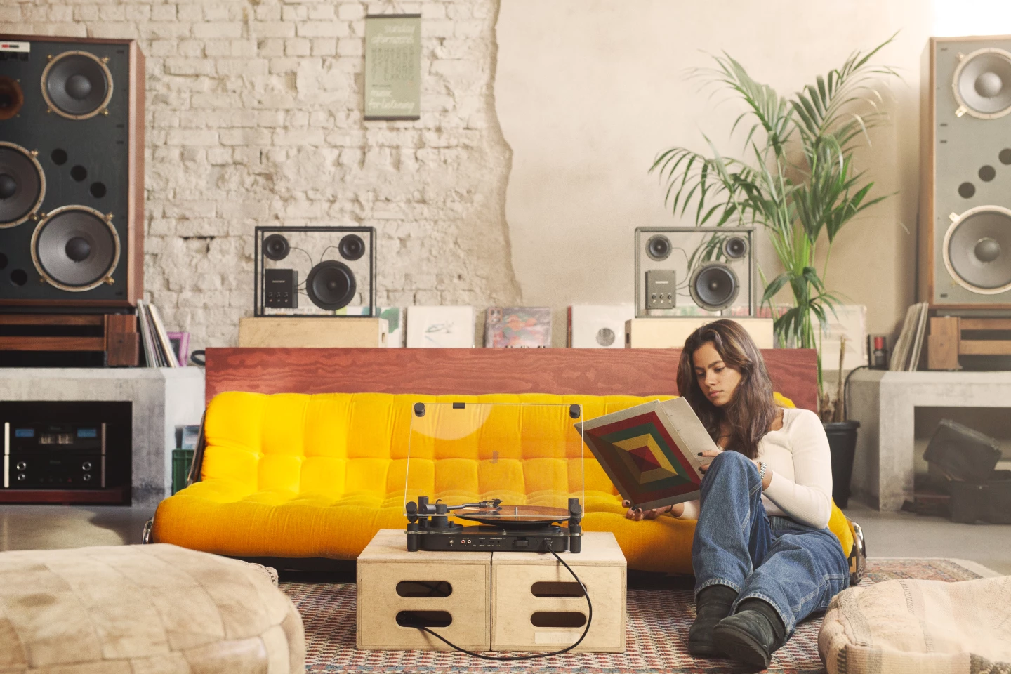 The Transparent Turntable rocks its own phono pre-amp that can be powered on or off