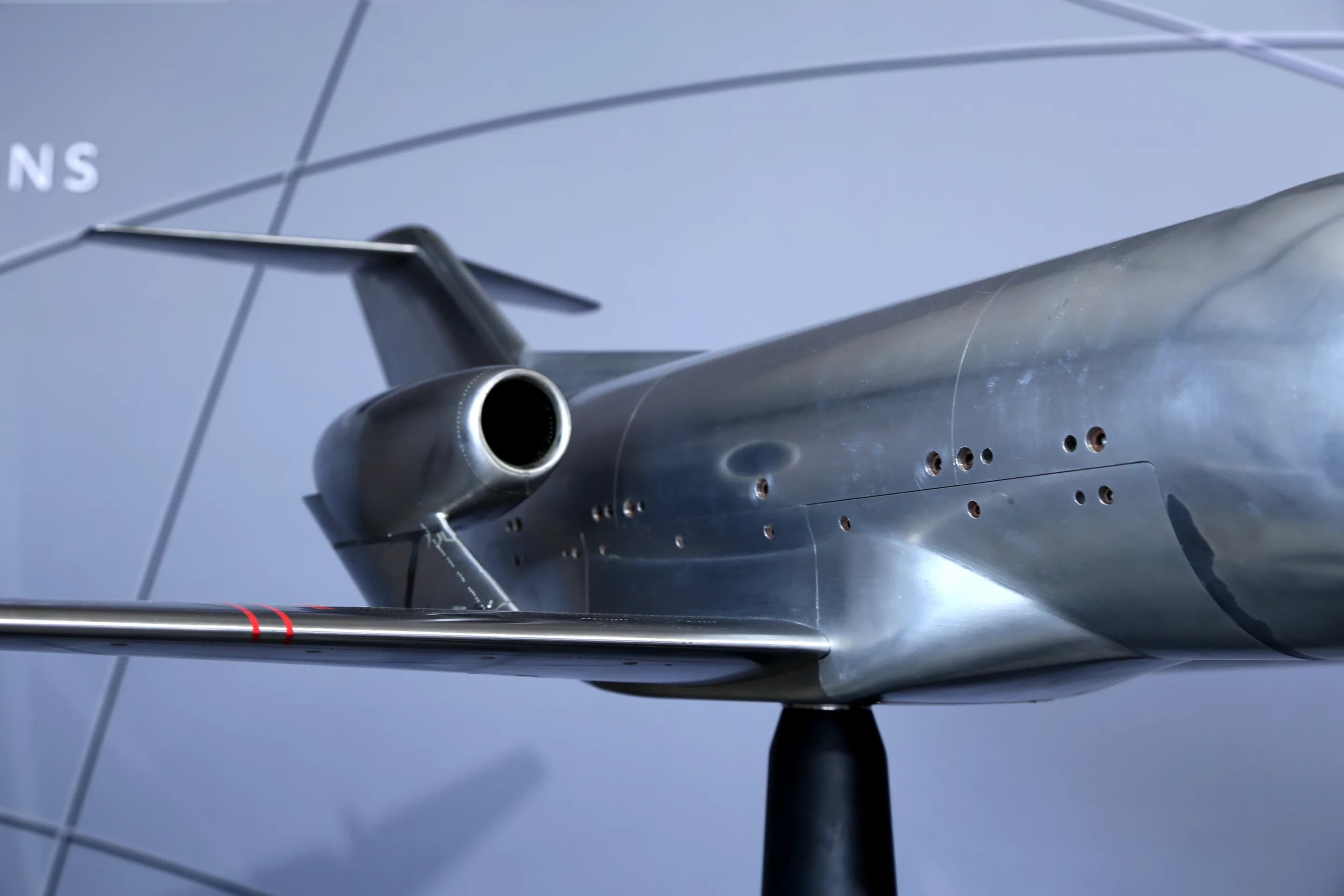 The metal model highlights some of the jet's distinctive design attributes (Photo: Angus MacKenzie/Gizmag.com)