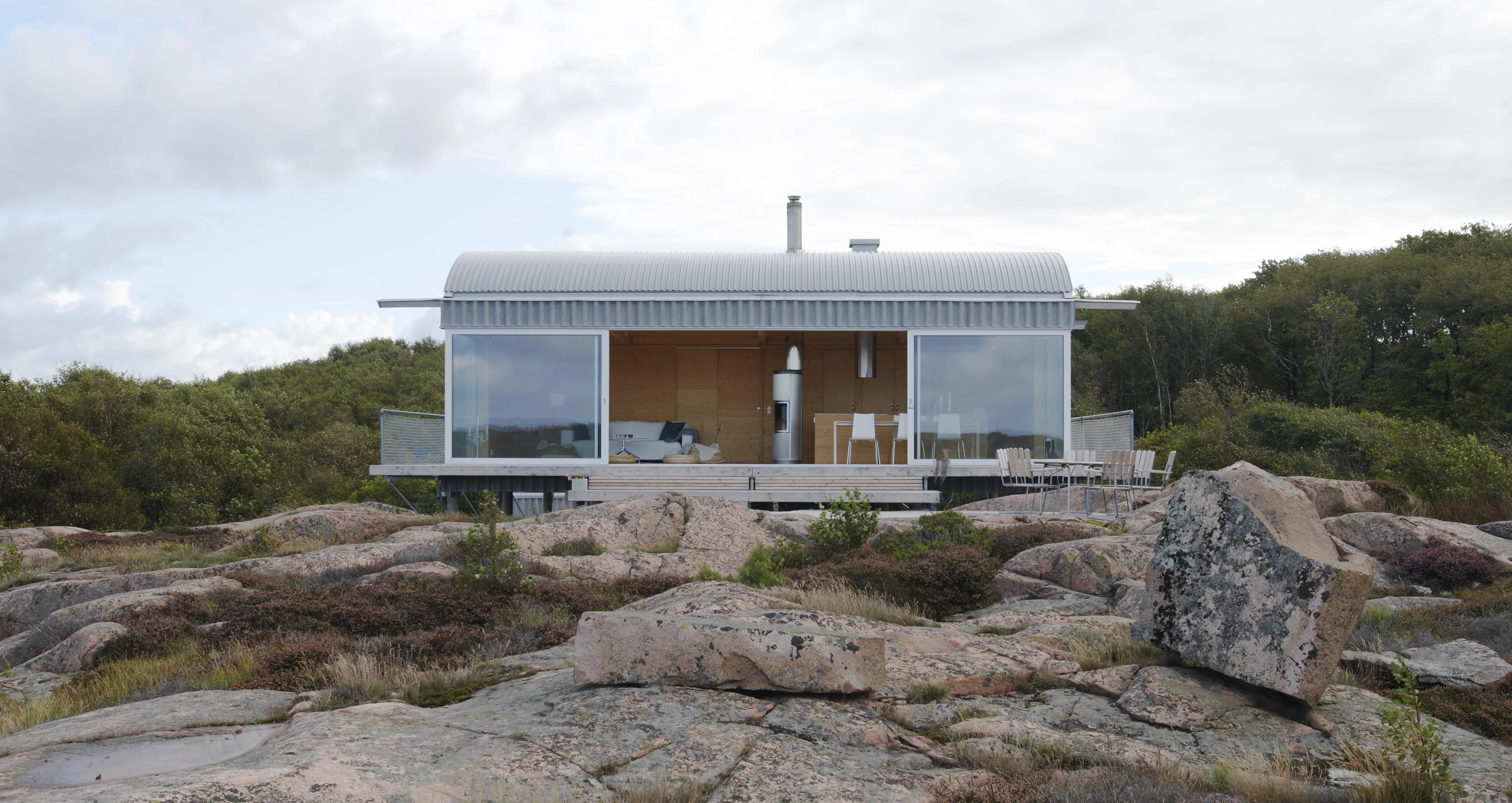 The curved roof is less resistant to the ocean winds (Photo: Åke E:son Lindman, from the forthcoming book "Superlight")