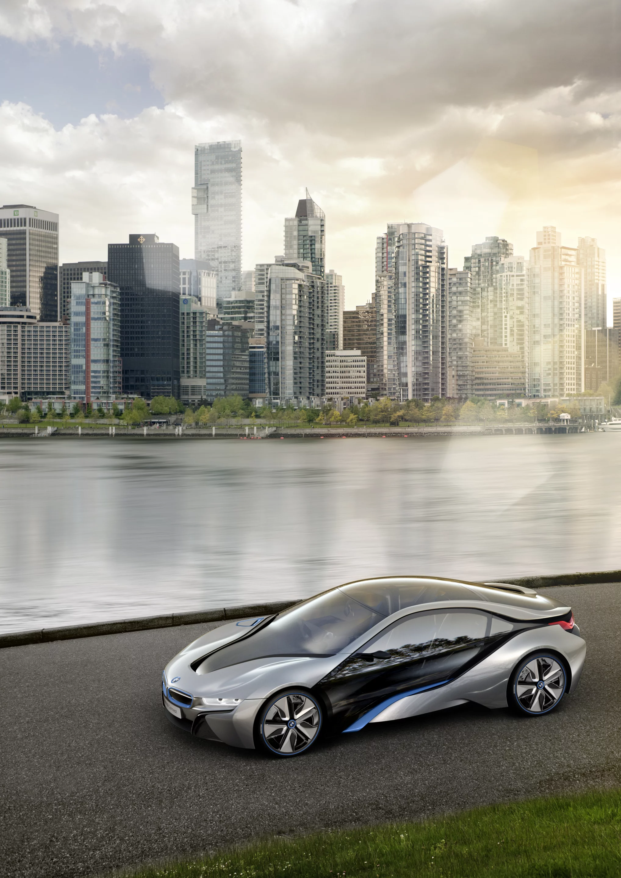 The gas-electric i8 debuts at the 2011 Frankfurt Motor Show alongside the i3