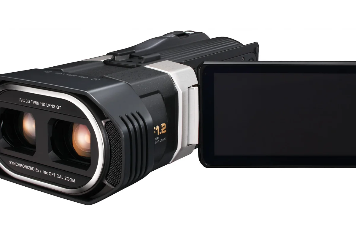 JVC has announced a new 3D full HD consumer camcorder which benefits from two independent lenses, two CMOS sensors and a new imaging engine