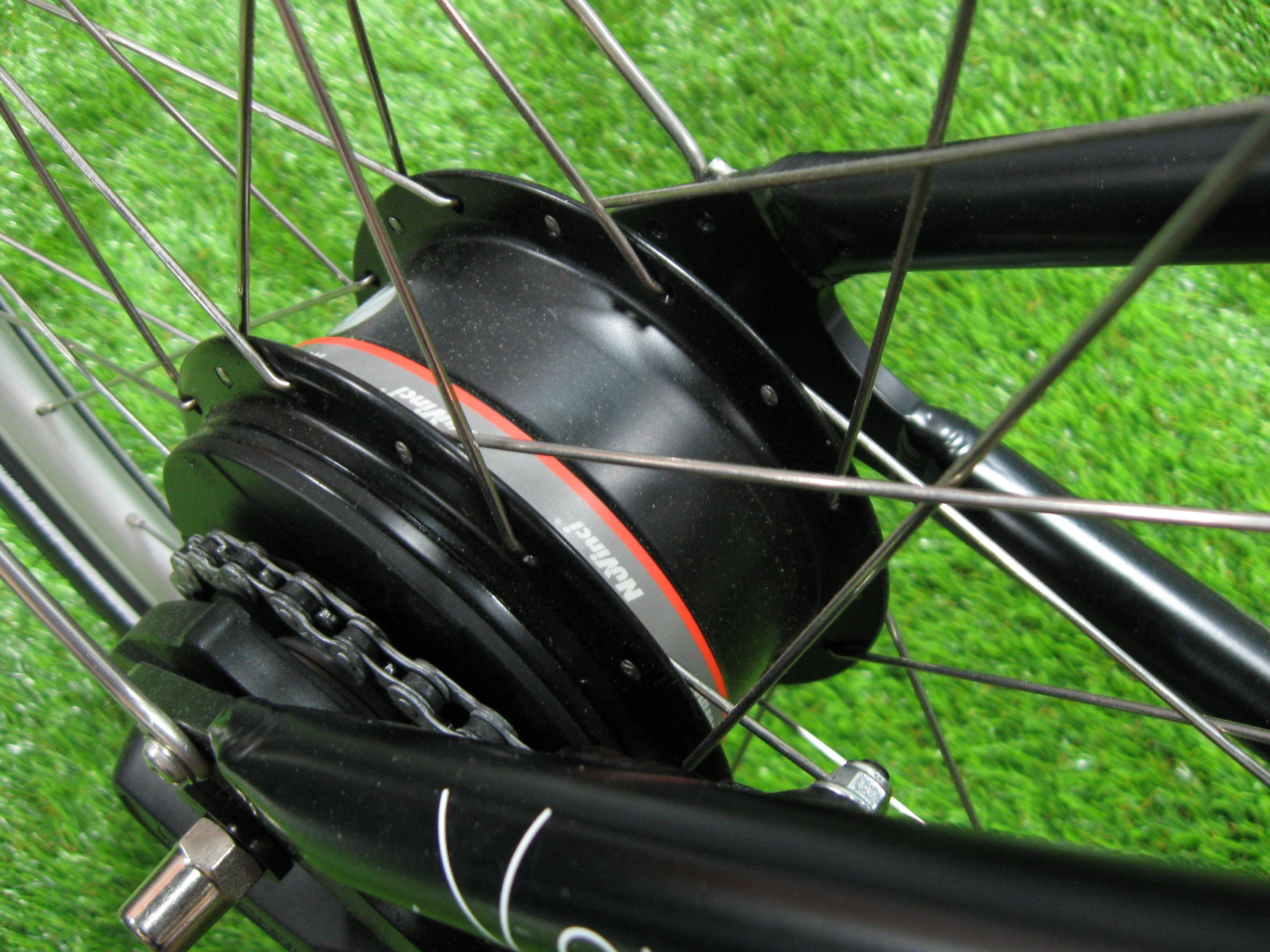 The Autobike has a continuously-variable Nuvinci N360 rear hub transmission
