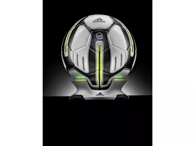 The Smart Ball is a 32-panel, size five regulation weight soccer ball fitted with a Bluetooth 4.0 module