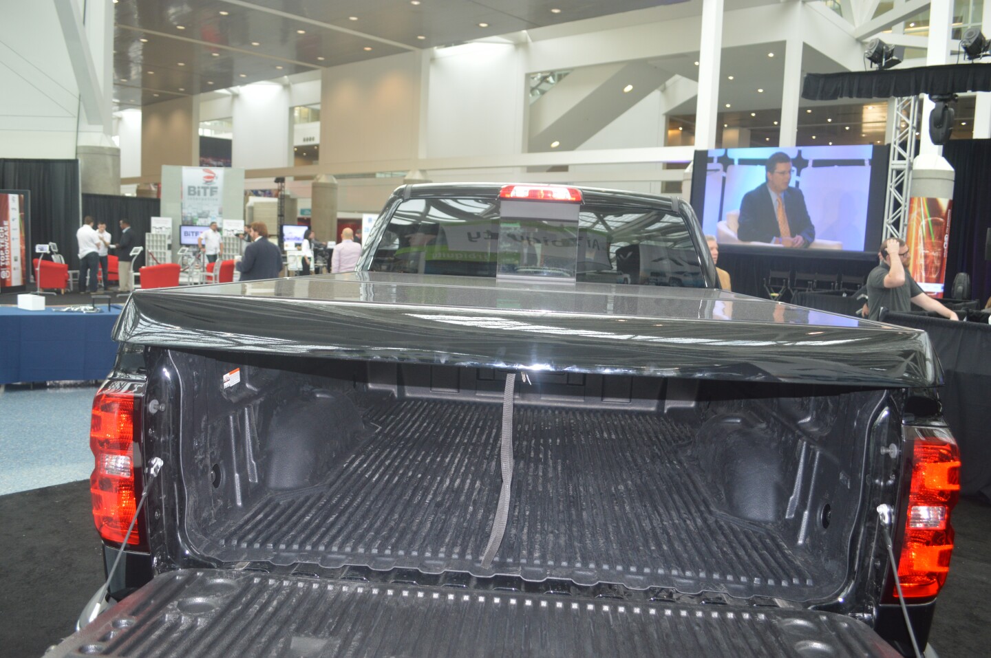 Via Motors Unveils Solar Range Extending Tonneau Cover