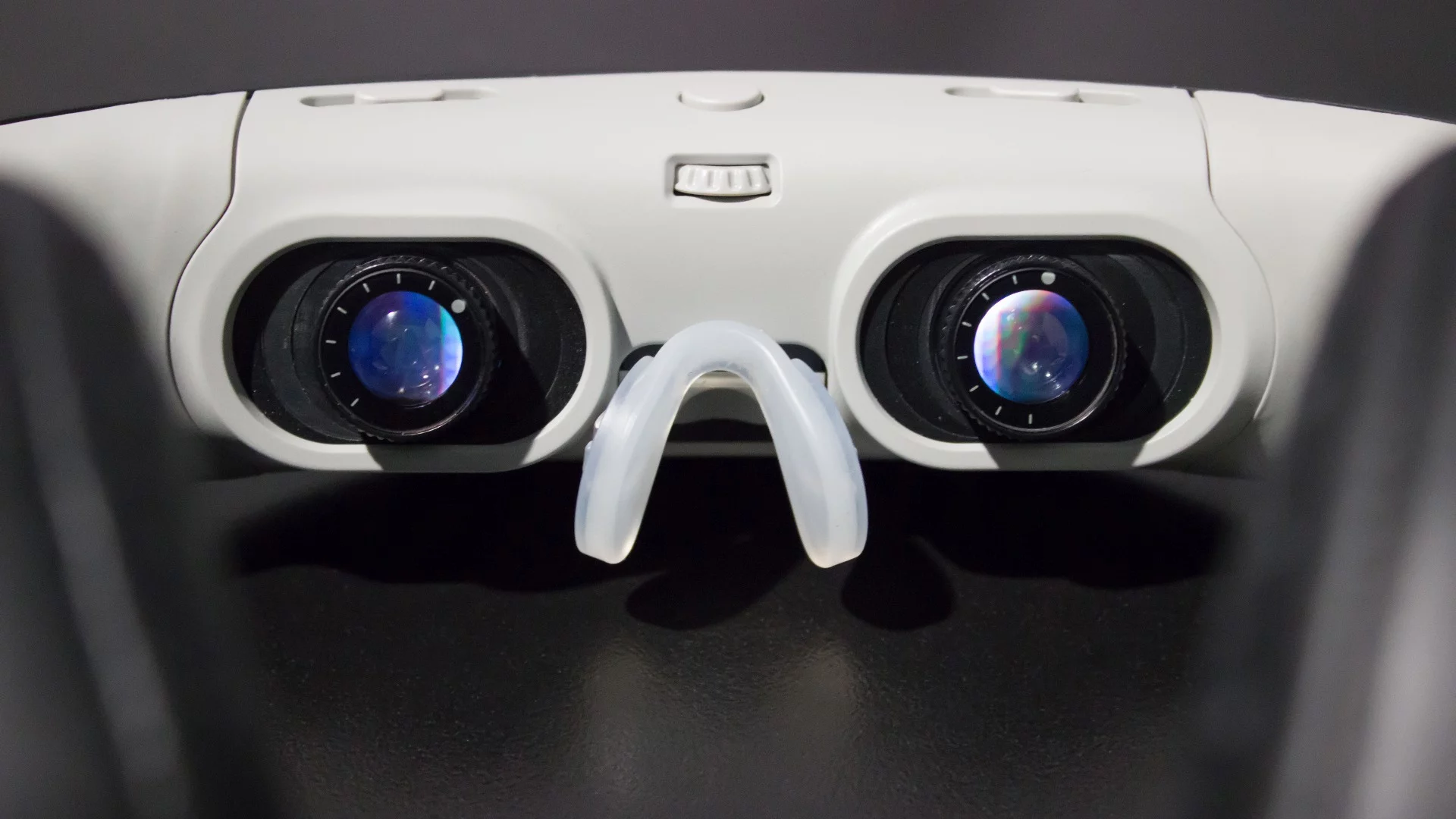 You can twist the Glyph's lenses to adjust for different levels of eyesight