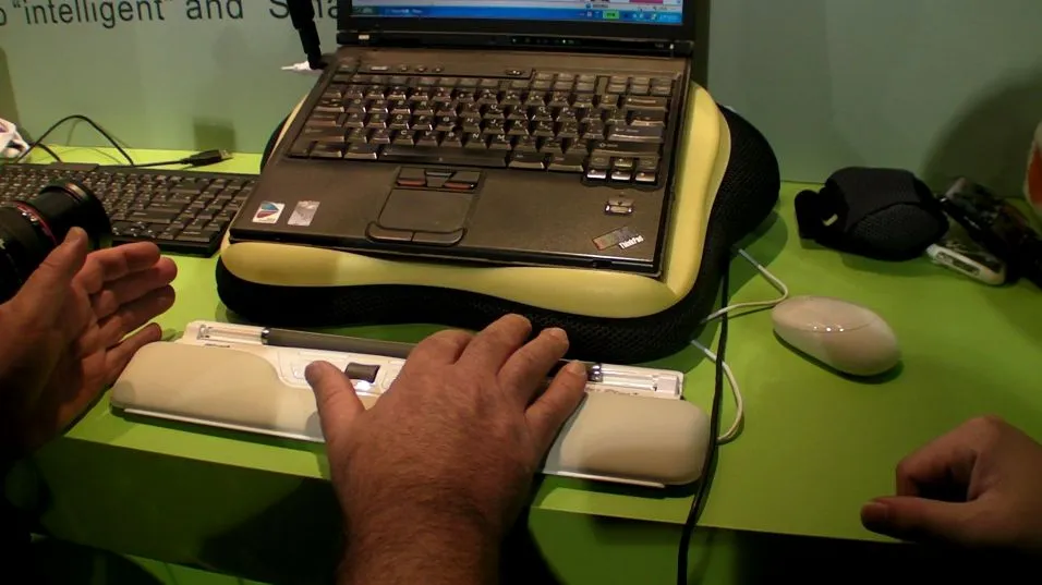 The ErgoSlider Plus is an alternative to the traditional computer mouse