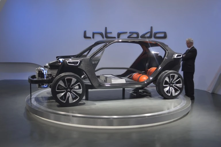 The Intrado is built around a carbon frame (Photo: C.C. Weiss/Gizmag)