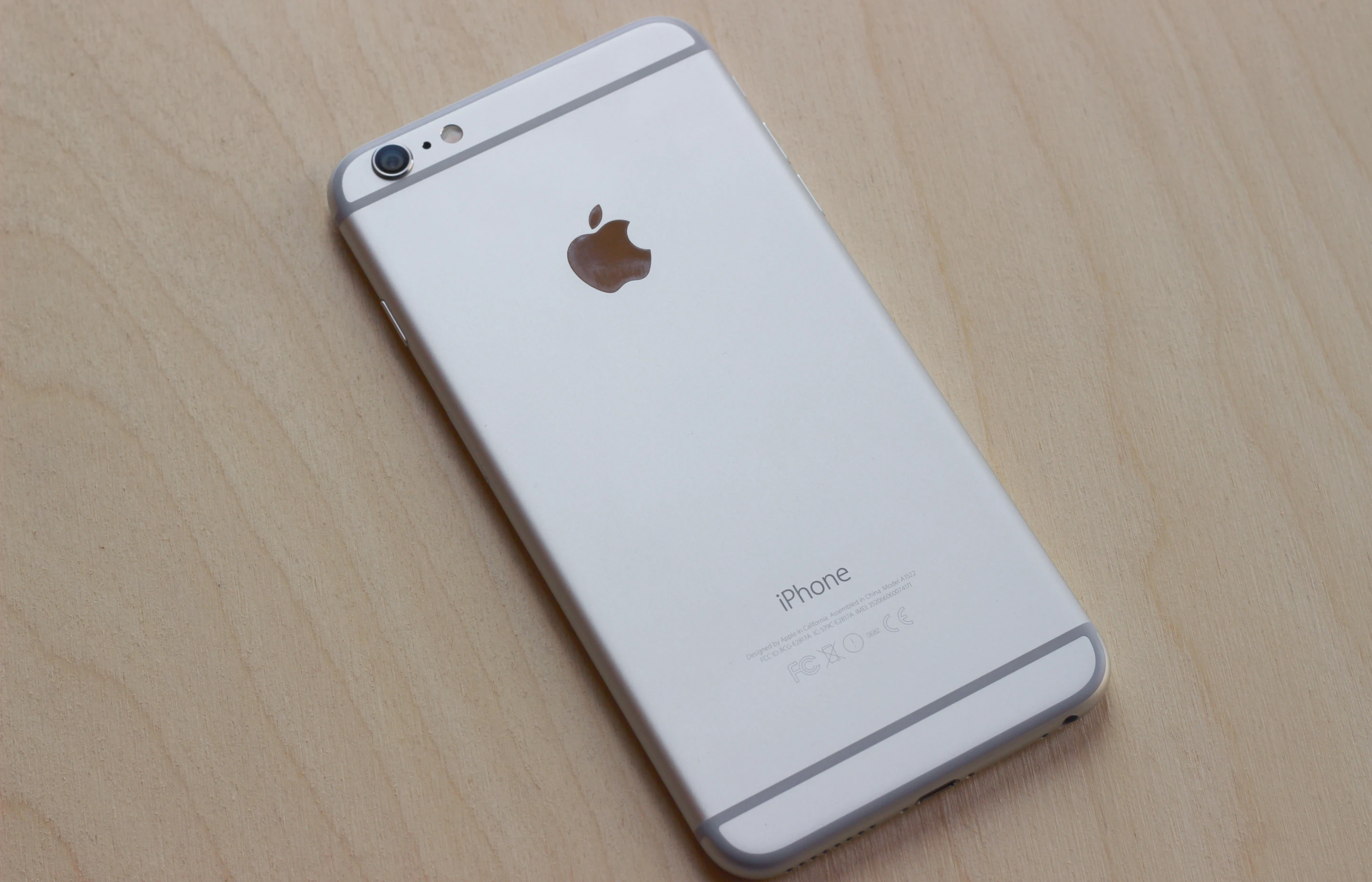 iPhone 6 Plus (Photo: Will Shanklin/Gizmag.com)