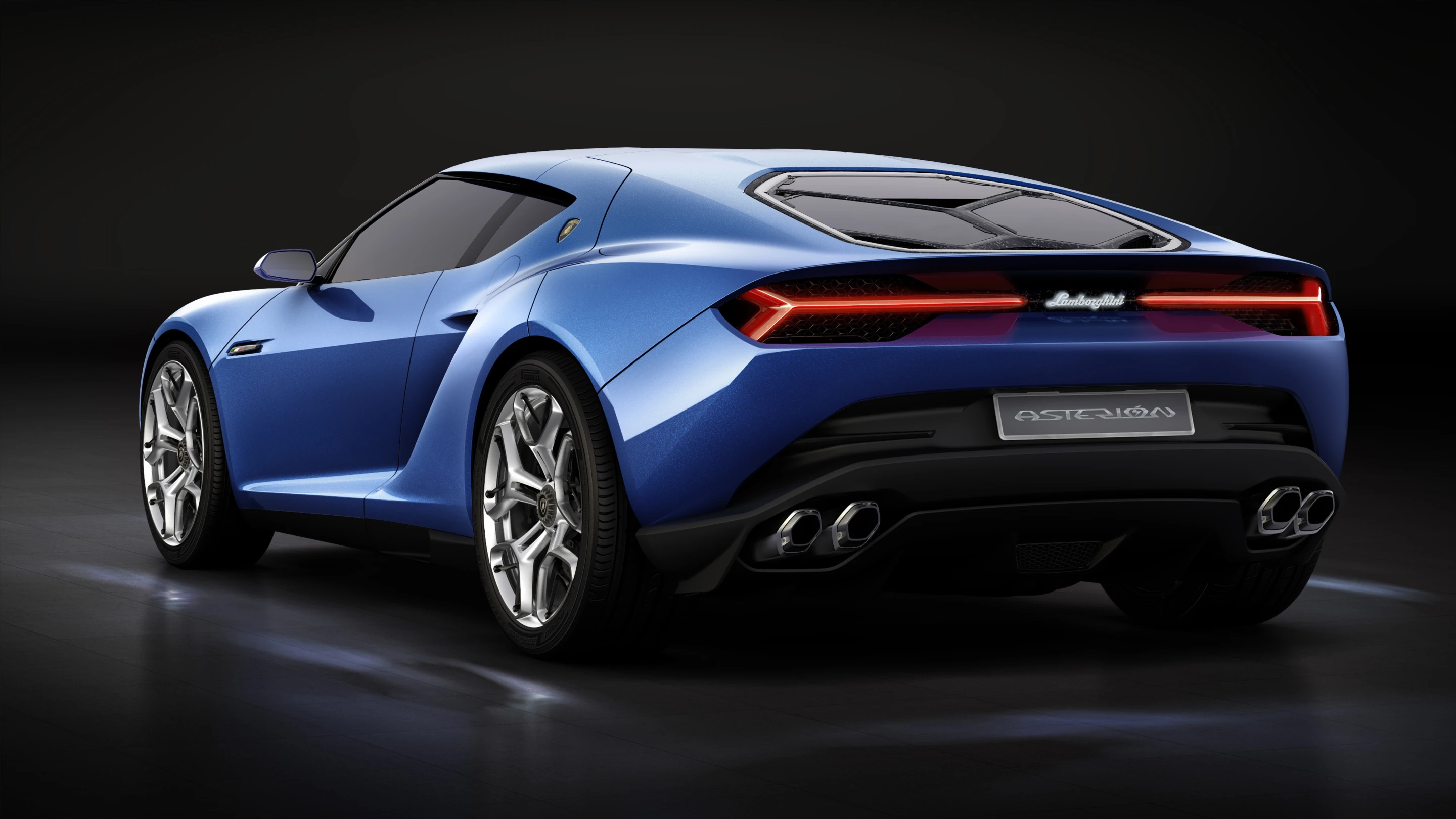 The three-panel transparent engine cover represents the three driving modes: electric, hybrid and gas power