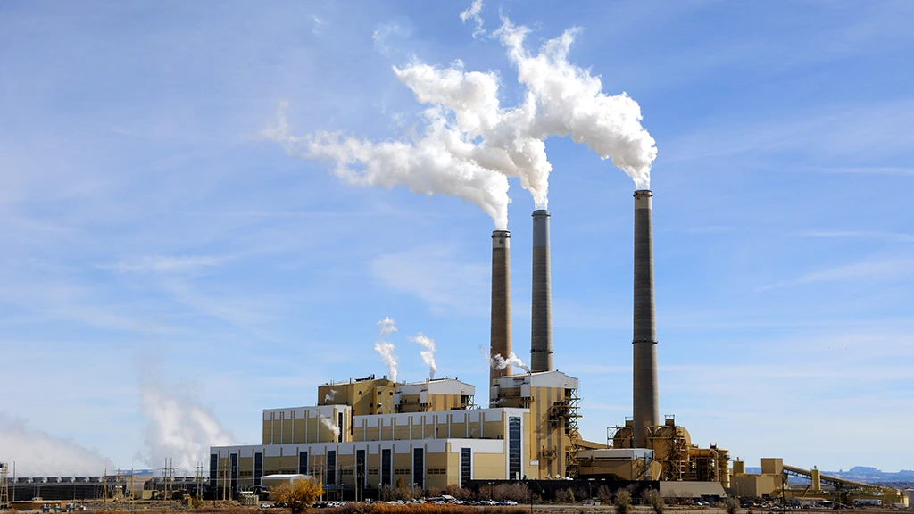 A new material called NOTT-300 could help reduce emissions from coal-fired power plants, such as this one in central Utah (Image: Shutterstock)