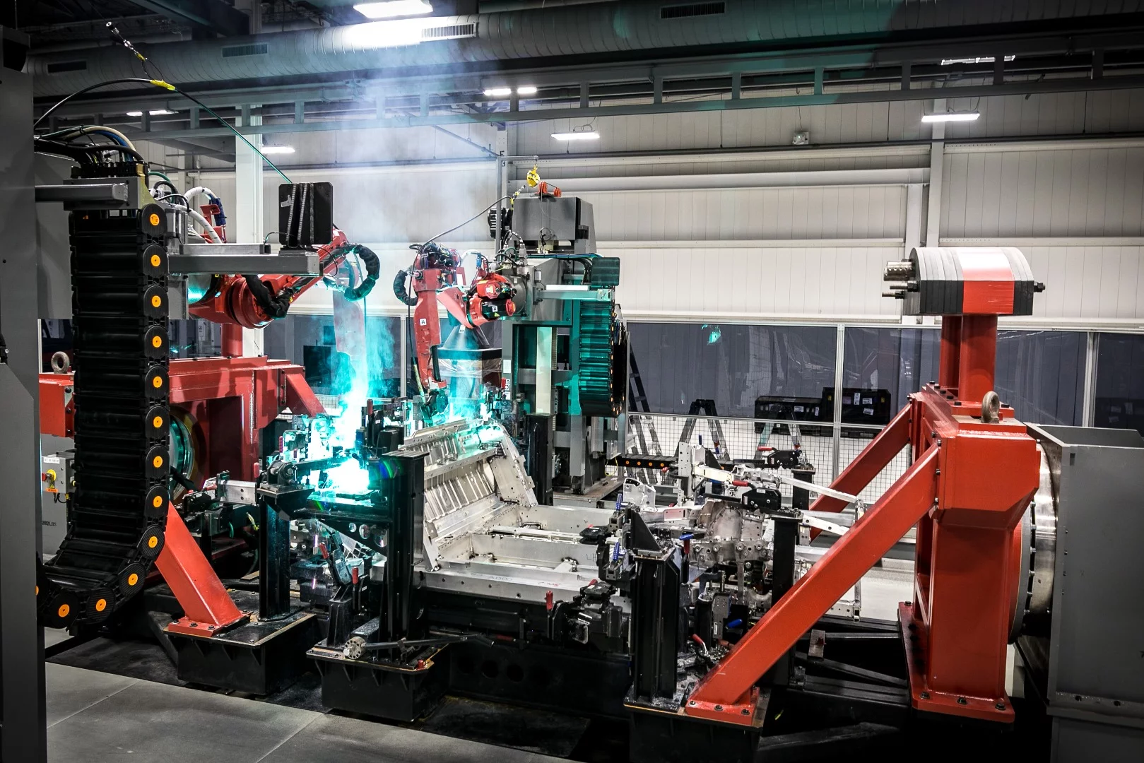 Acura NSX: One of eight MIG welding robots working the line