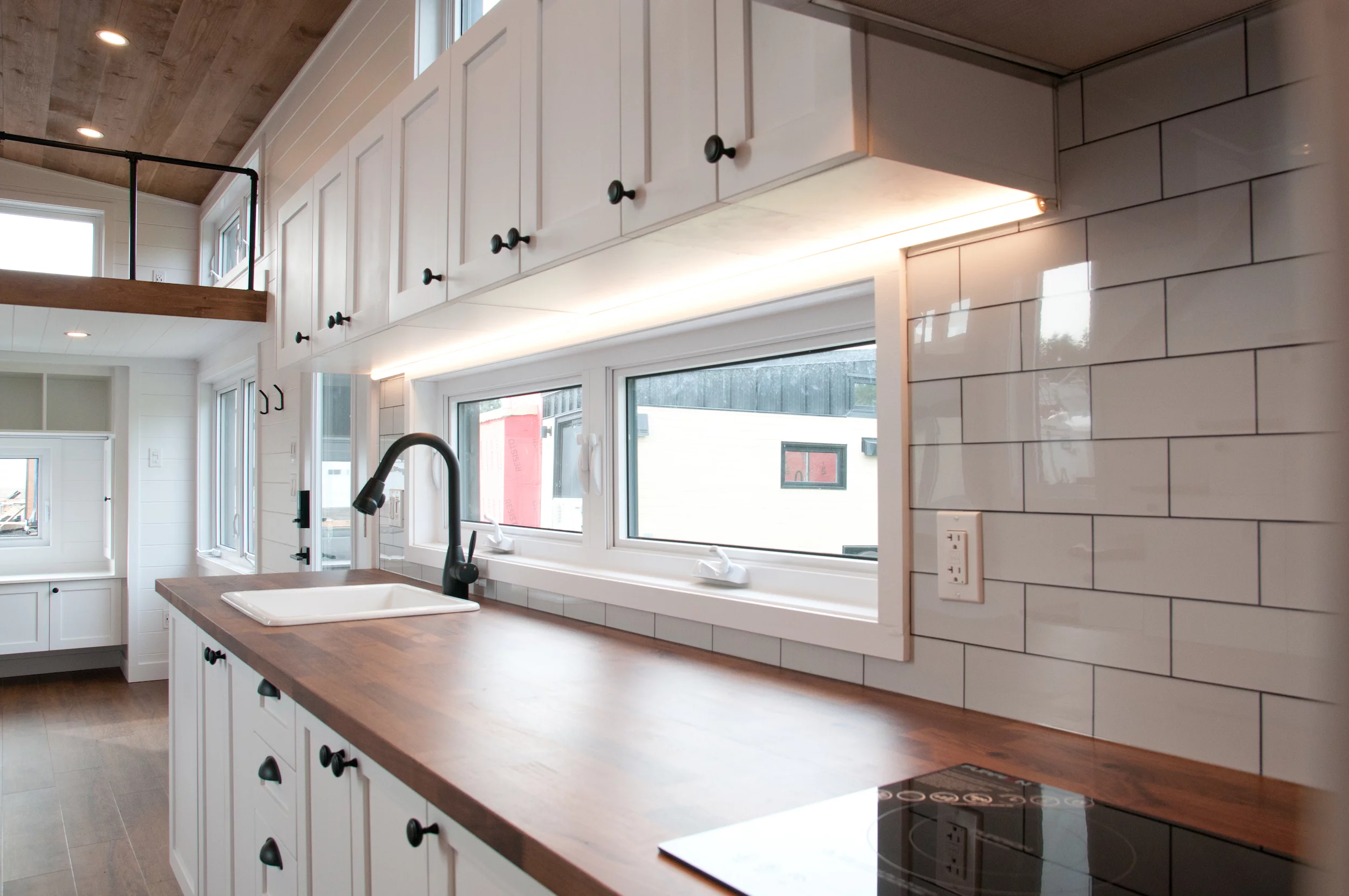 The Ébène V3's kitchen features generous counter space