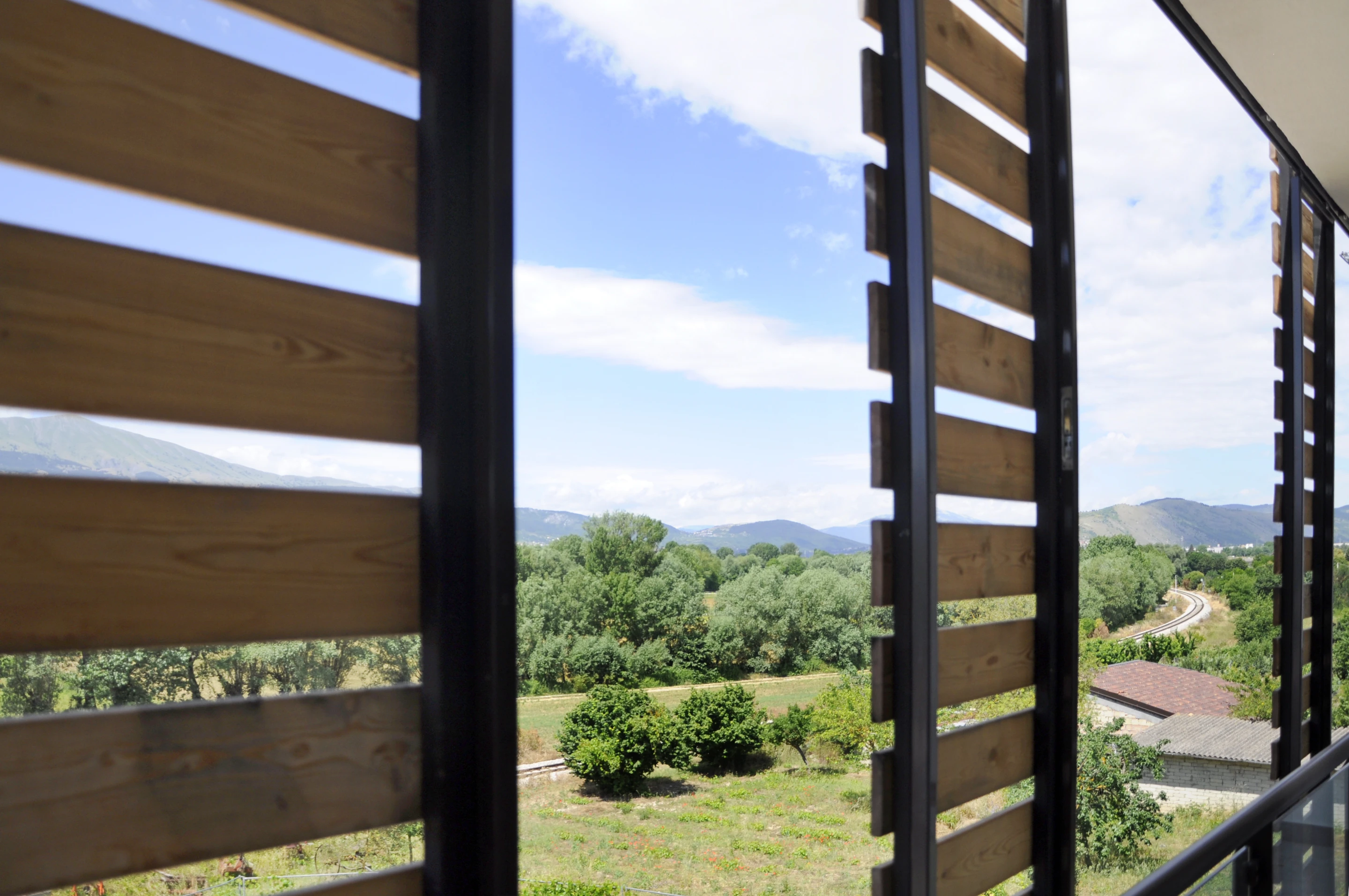 The materials used in the build included wood, gypsum, wood fiber, and reclaimed steel and stone taken from demolition sites (Photo: Pierluigi Bonomo)