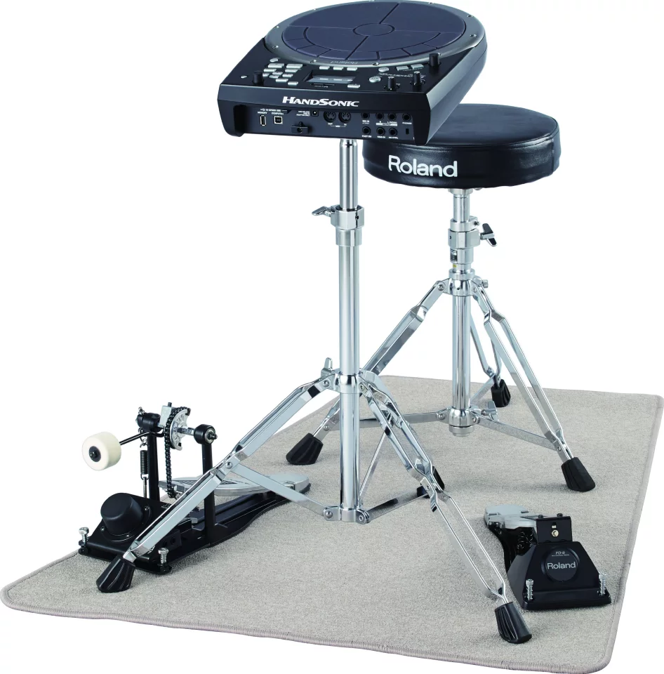 Trigger inputs offer the opportunity to connect external controllers, such as hi-hat or kick unit