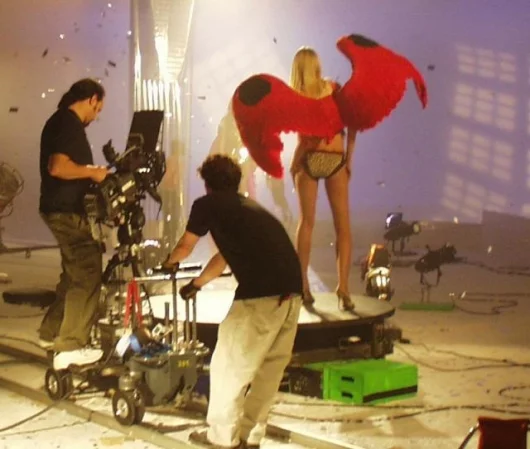 A tough job but someone's gotta do it - using the Ciclescan at a Victoria's Ssecret shoot