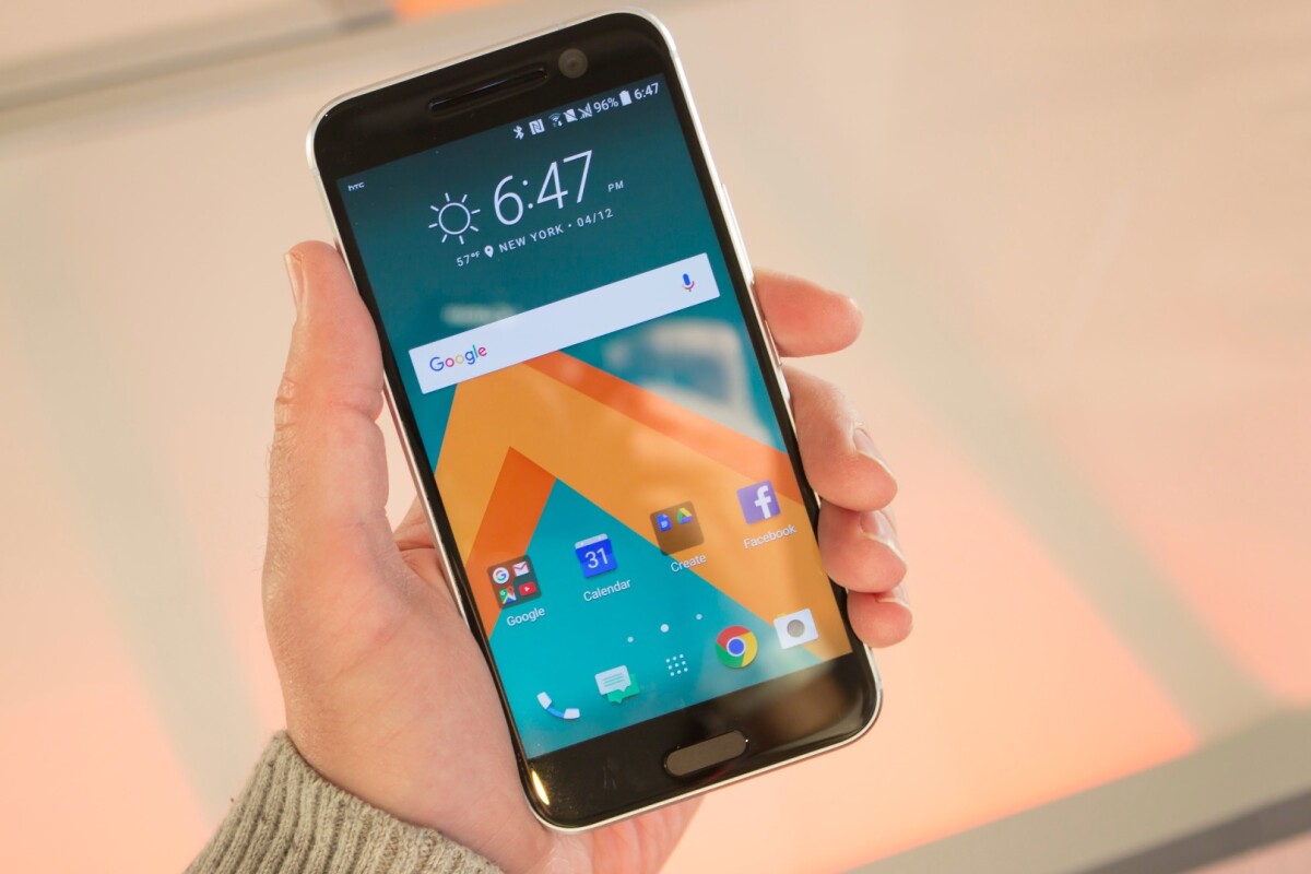 The HTC 10 has an all-metal back, 5.2-inch Quad HD screen and built-in HiFi audio