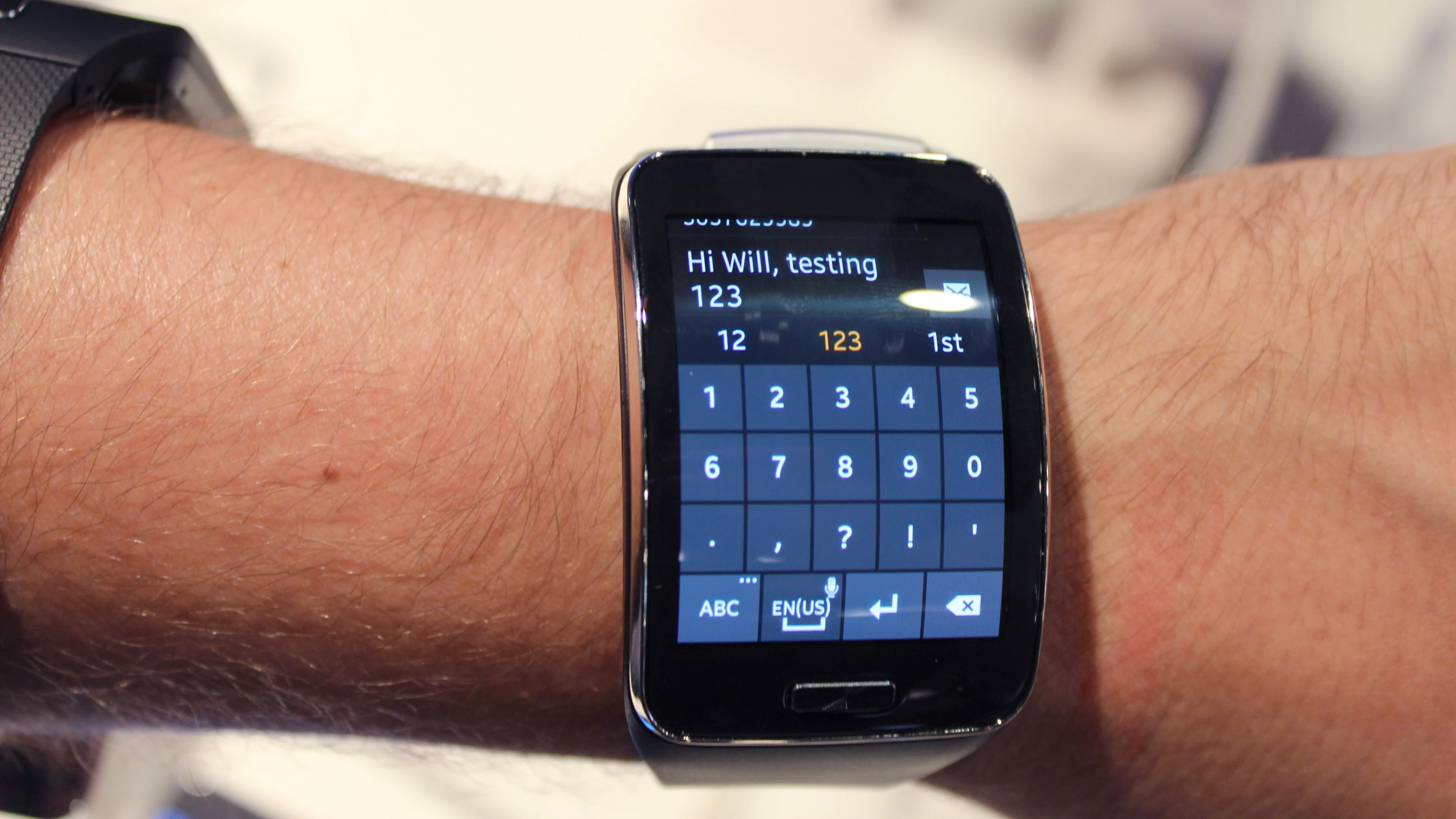Samsung Gear S (Photo: Will Shanklin/Gizmag.com)