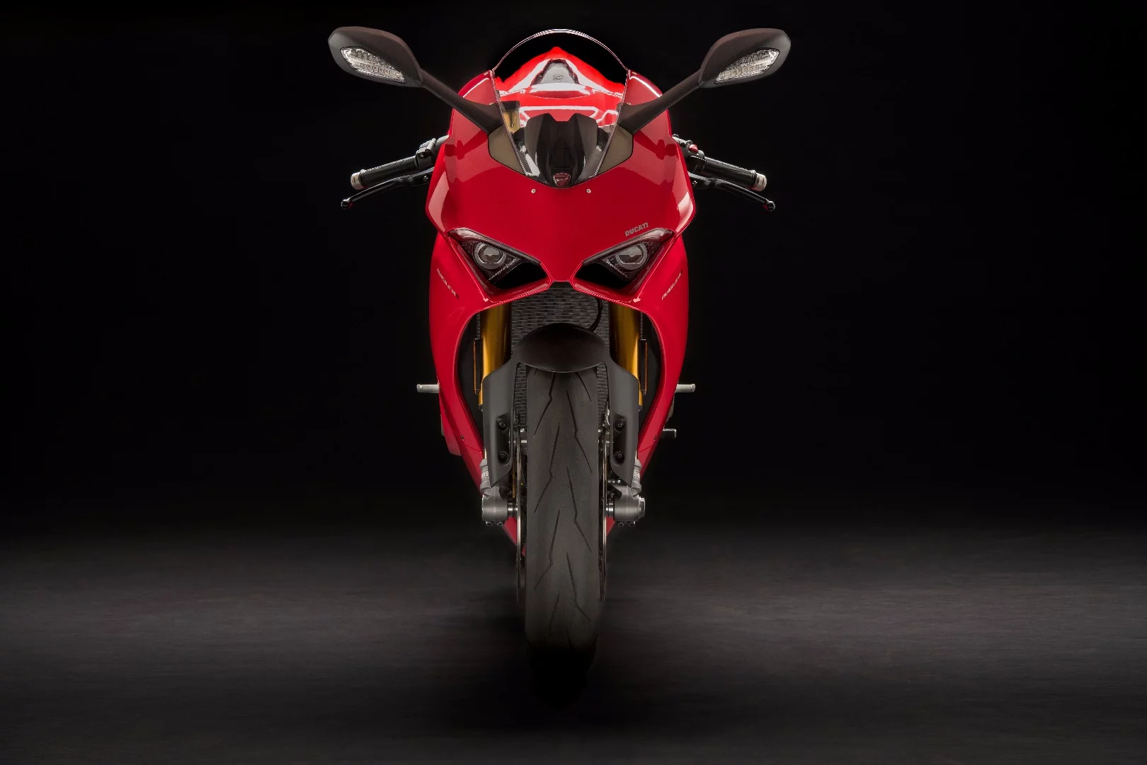 2018 Ducati Panigale V4 S: The S model gets the active Ohlins suspension and steering damper, as well as lightweight forged aluminum wheels and a featherweight lithium battery