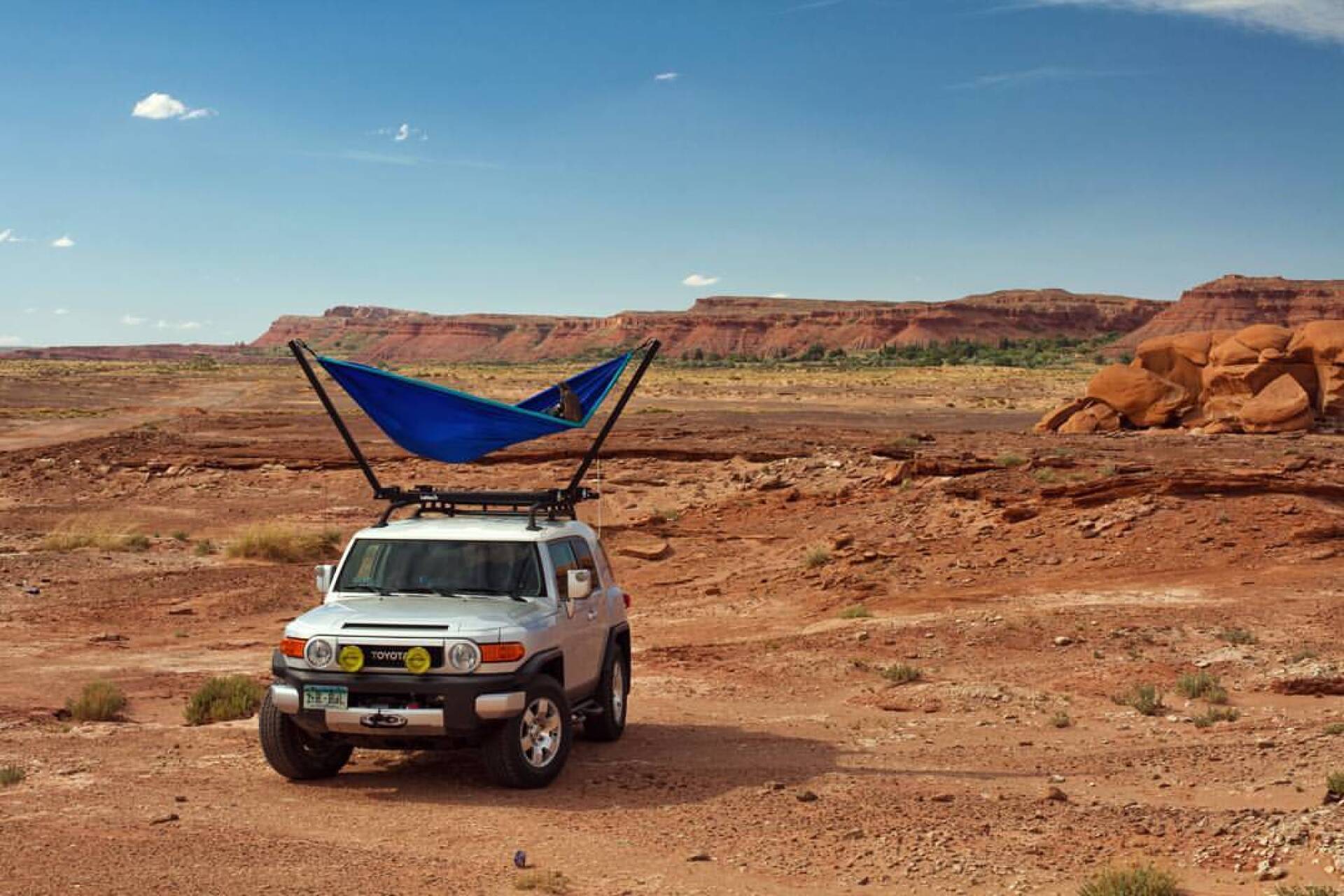 TrailNest elevates hammocks to the car roof top