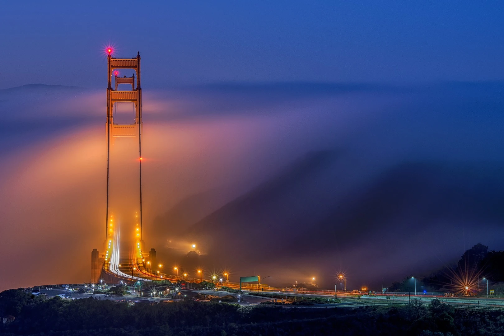 Runner Up for 04:00 Hour. Jay Huang “Low Fog Aligned with Golden Gate Bridge”, taken San Francisco, USA