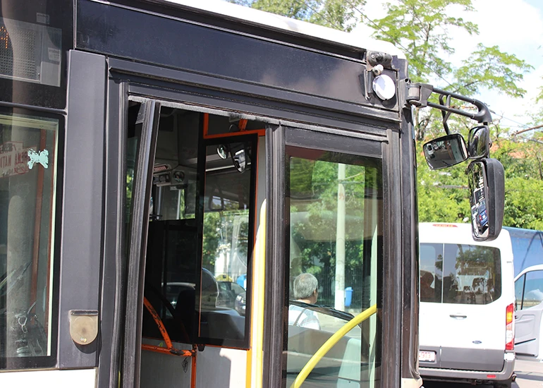 The iBeacon can emit a beep if it knows a passenger is waiting