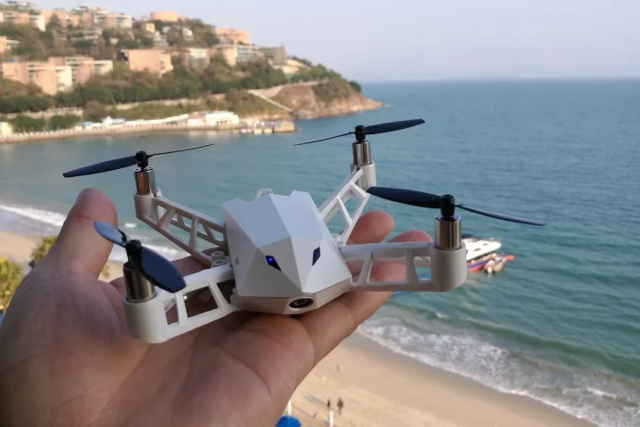 The Kudrone is equipped with a 4K camera, GPS and a position-holding system