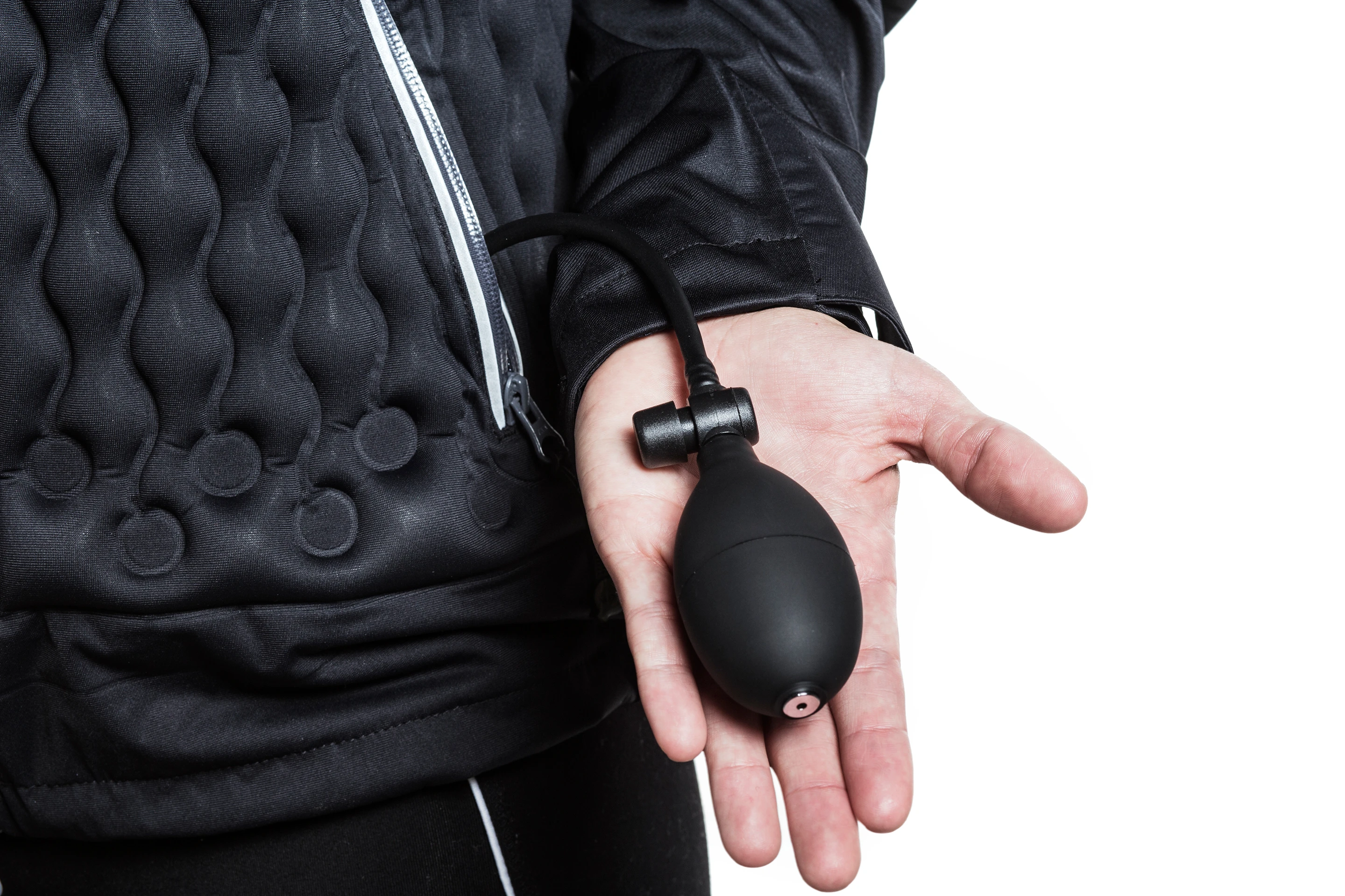 The NuTech hand inflator is designed to protect you from all types of winter cold with between 20 and 40 pumps