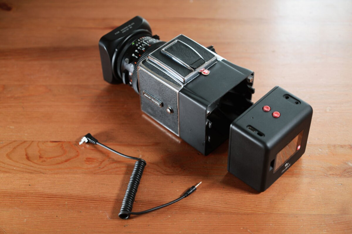 The I'm Back MF attaches to the back of old medium format cameras via an adapter, and gives them a new lease of digital life