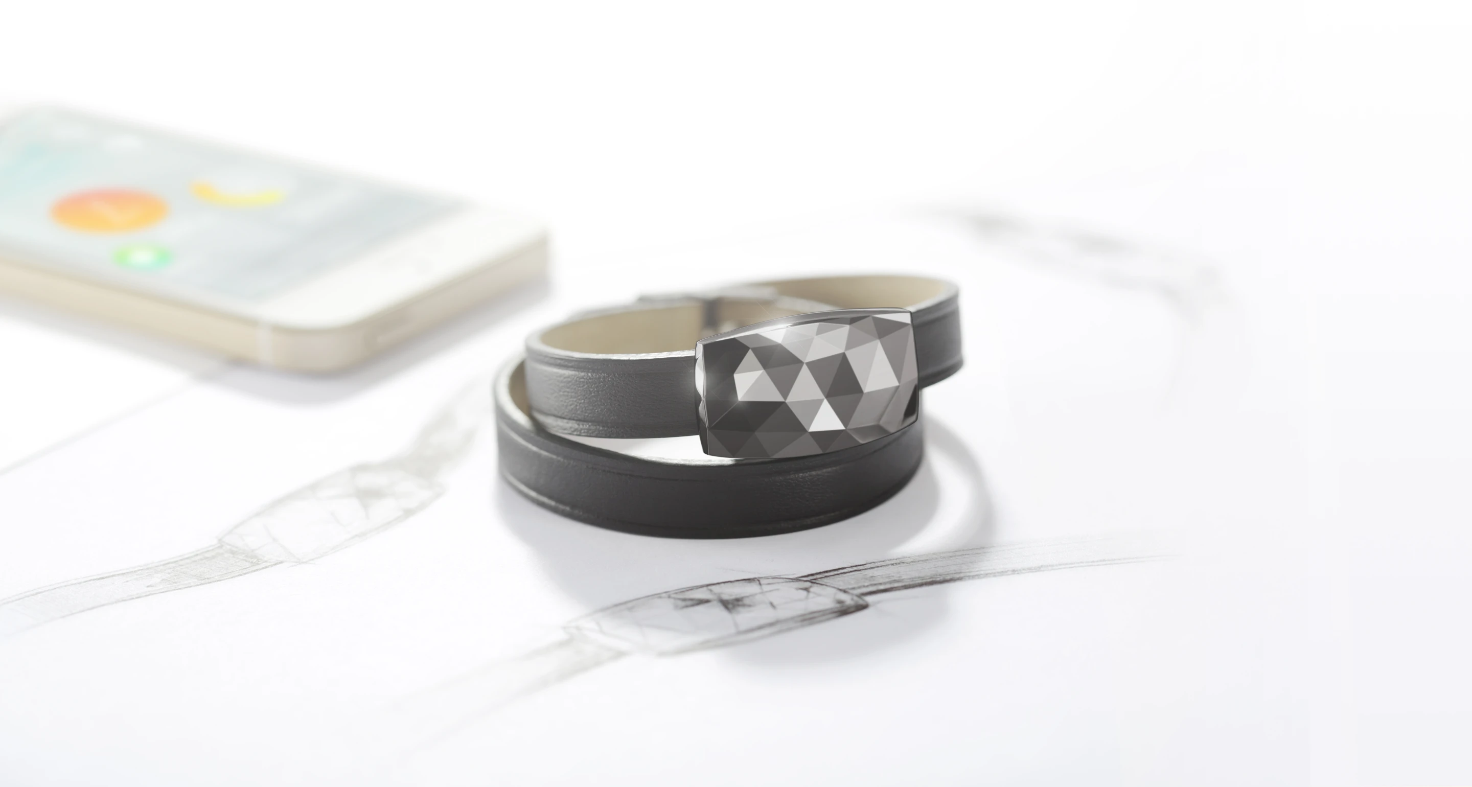 Netatmo's JUNE bracelet in gunmetal