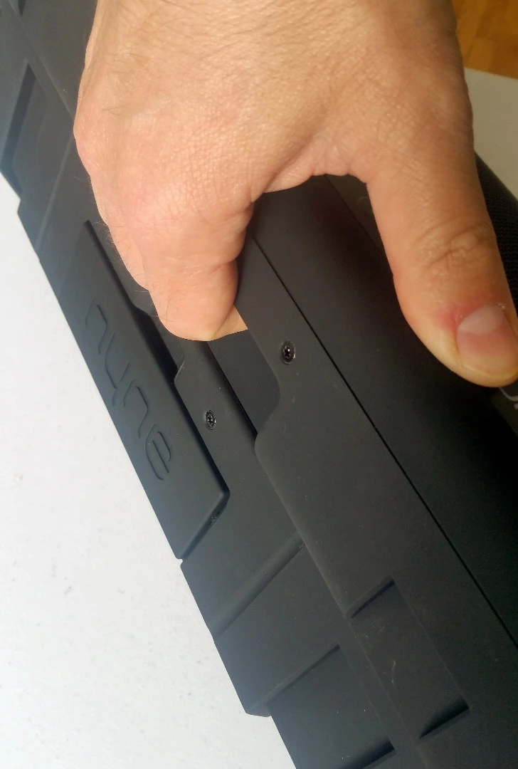 The Nyne Rock features a built-in handle deep enough for half-finger grips