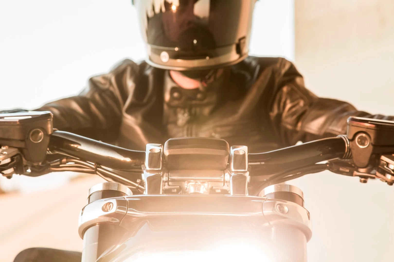 XDiavel by Roland Sands: polished triple clamps and bar risers add to the special look