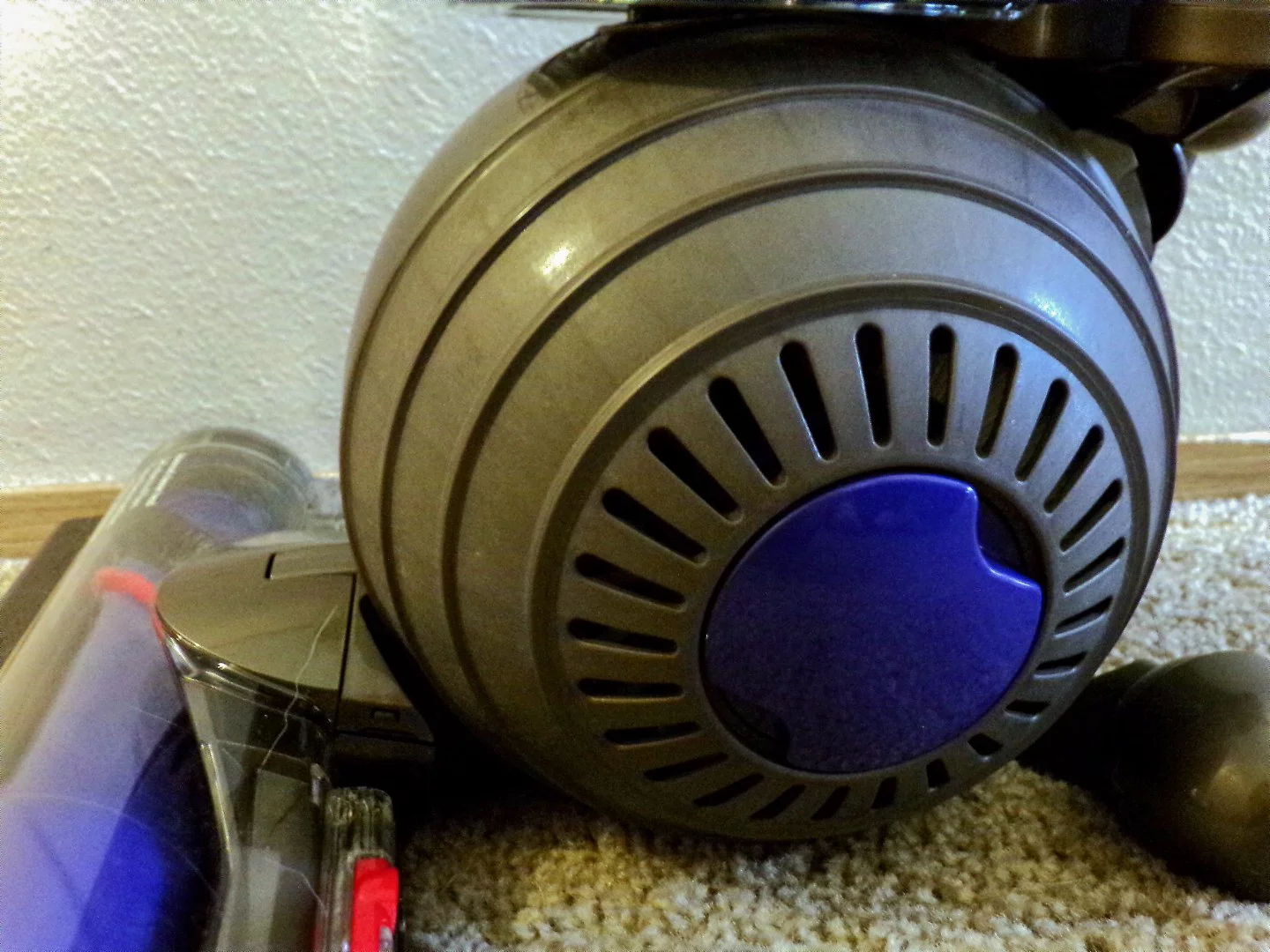 The Dyson Small Ball uses a redesigned ball unit