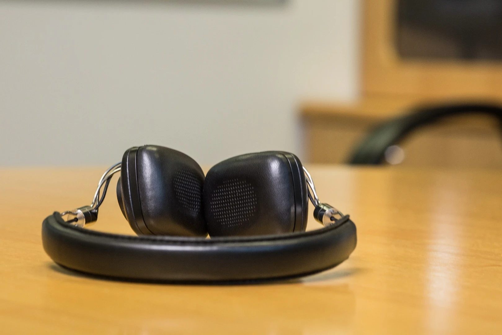We've tested the P5 Wireless with both aptX-supported phones and non-supported devices and noticed no discernible difference in sound quality, both are excellent