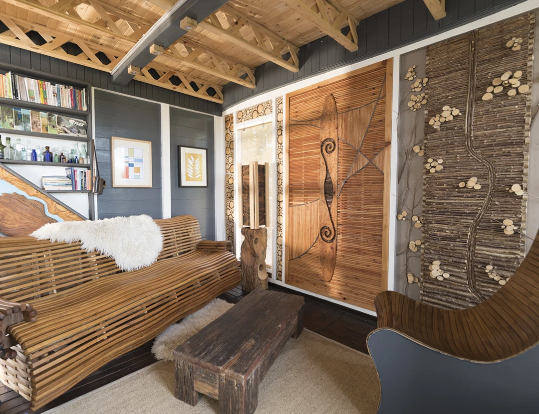 Buenai Vista's owner Hywel Jones has been a qualified carpenter for over 35 years, and it shows with this decorative woodwork