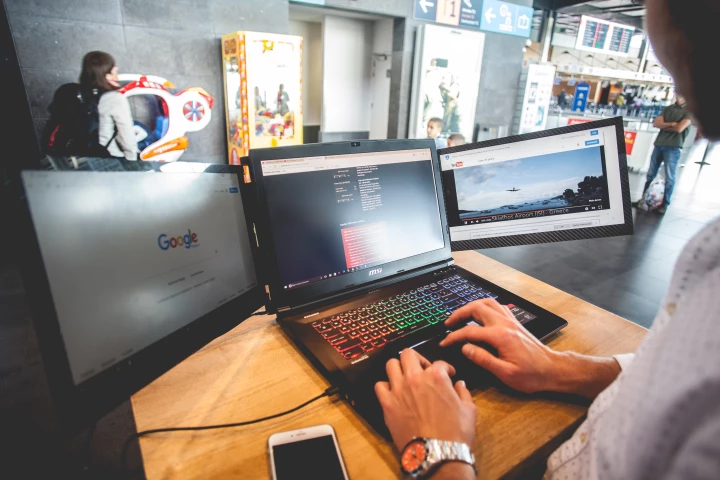 After six years of frustration for both backers and developers alike, shipping has finally started for the successfully crowdfunded Slidenjoy device (now renamed Slide)