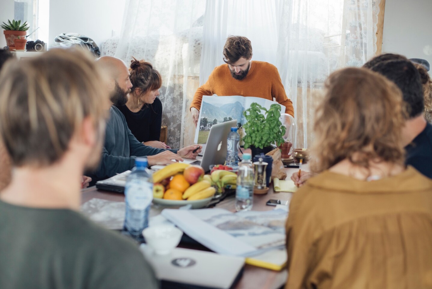 When Schulze's houseboat comes to shore, visitors are welcome to take part in discussions on the environment