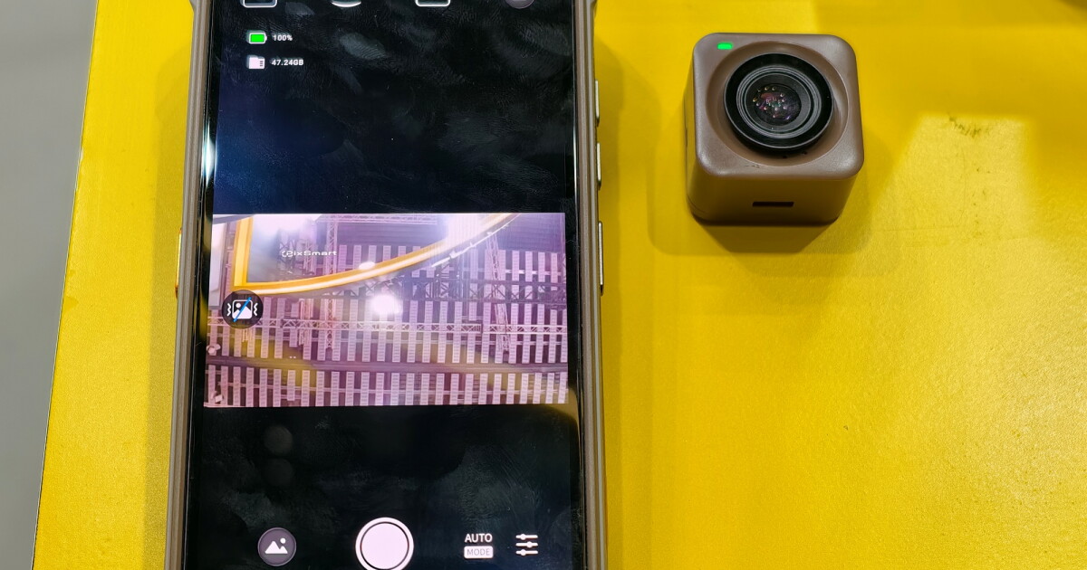 Wearable actioncam pops out of the body of this rugged phone