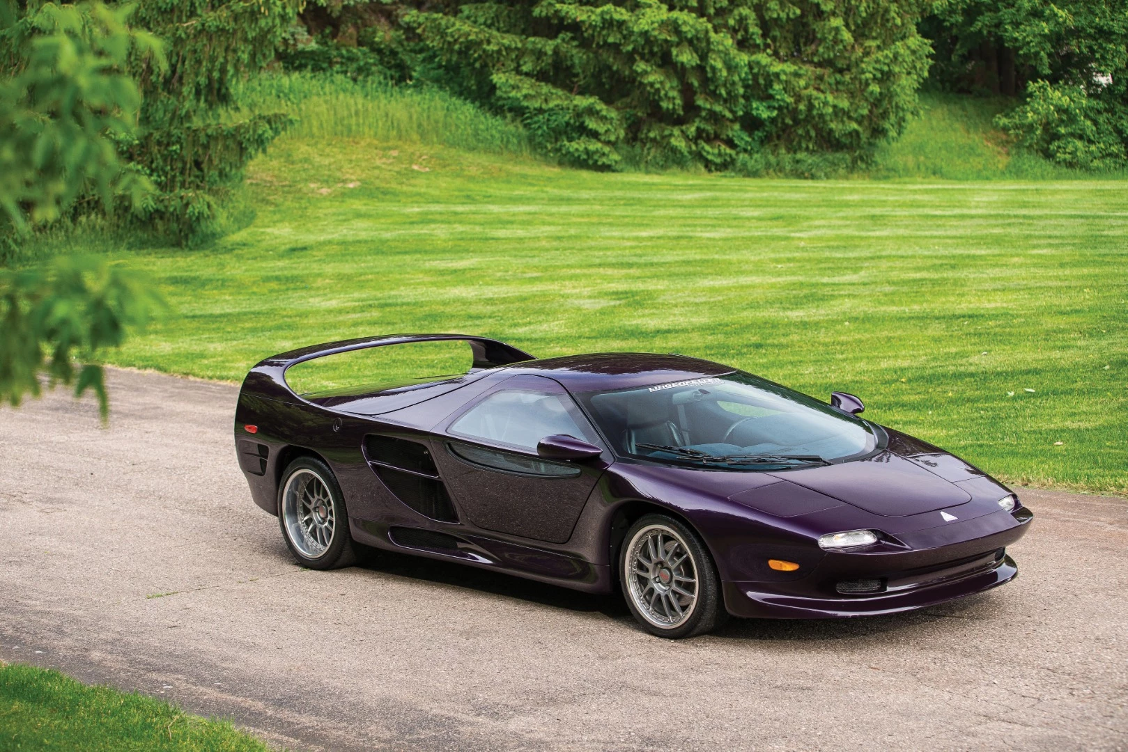 1996 Vector M12 | Estimate: from $250,000 to $300,000 | Auction House: RM-Sotheby's | Official Auction Description