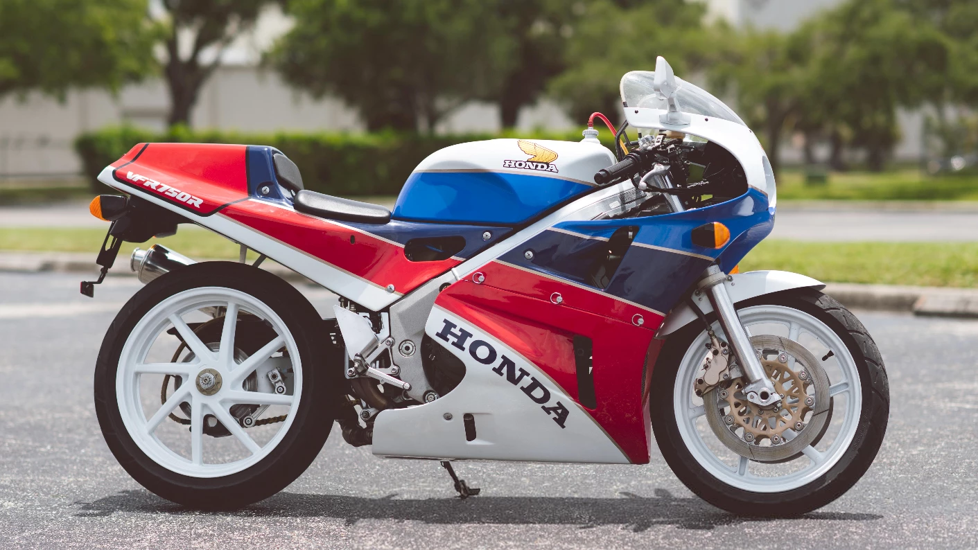 The sale of this bike for $27,025 was further evidence that bargains exist out there in auction land and that with a bit of patience and some judicious buying, great returns are to be had. The 1989 Honda VFR750R RC30 sold for $27,025, compared with two sold in Las Vegas earlier this year for $44,000 and $92,000 respectively.