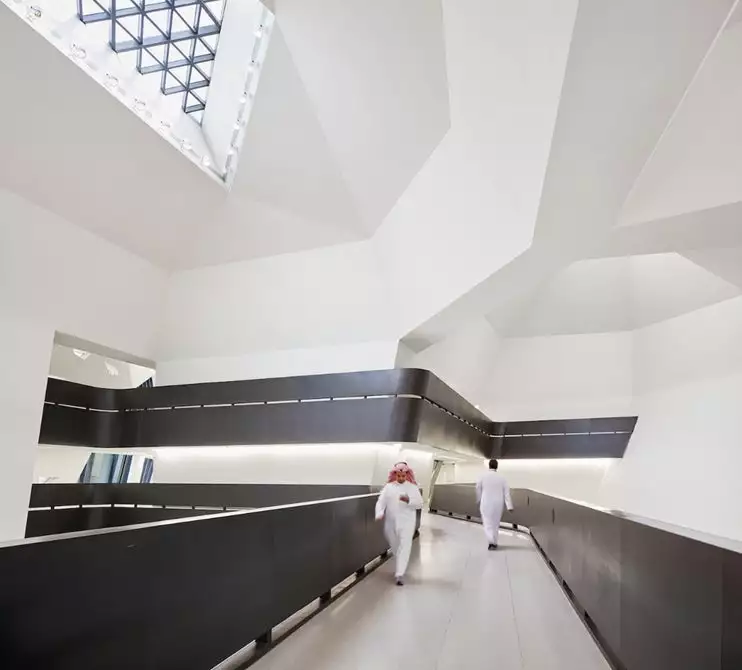 KAPSARC comprises five buildings: the Energy Knowledge Centre, the Energy Computer Centre, the Conference Centre with exhibition hall and auditorium, the Research Library with archives consisting of 100,000 volumes, and finally the Musalla, a place for prayer