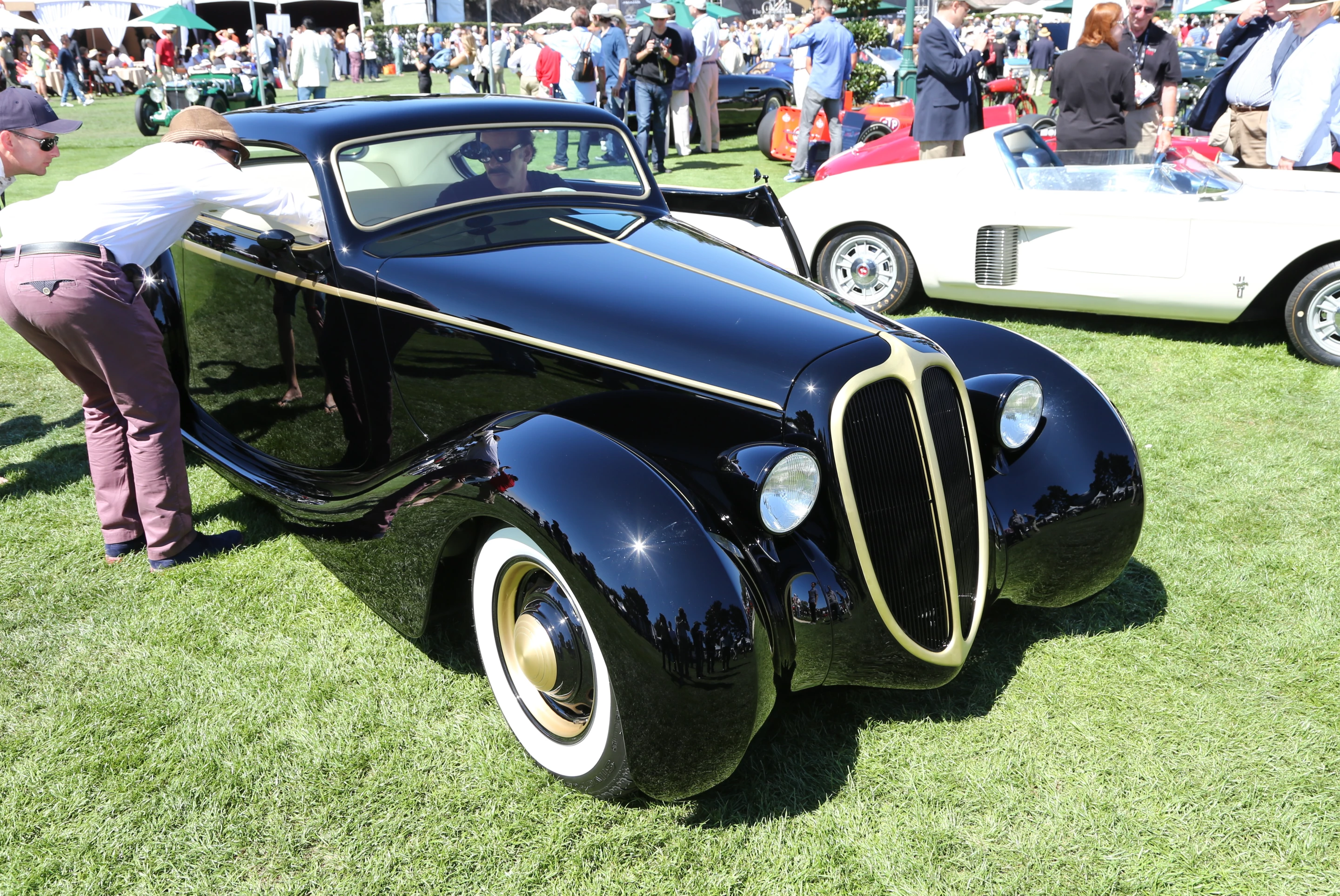 A custom classic in the winner's circle, owned by a member of the rock 'n' roll community (Photo: Angus MacKenzie/Gizmag.com)
