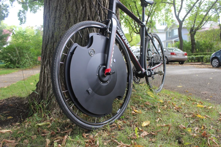 Gizmag tries out the motorized Electron Wheel