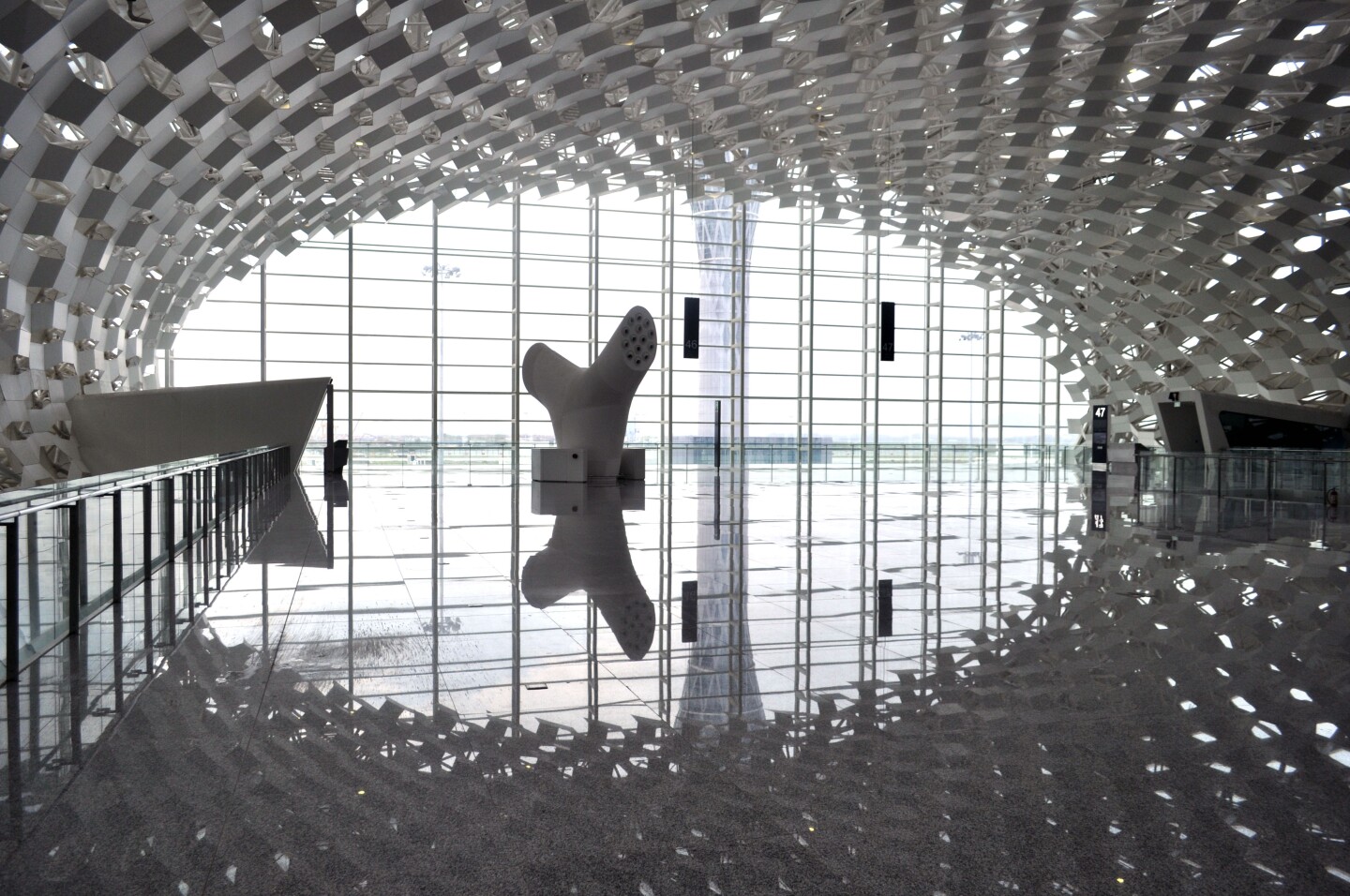 Shenzhen Bao'an International Airport Terminal 3, designed by Studio Fuksas (Photo: Studio Fuksas)