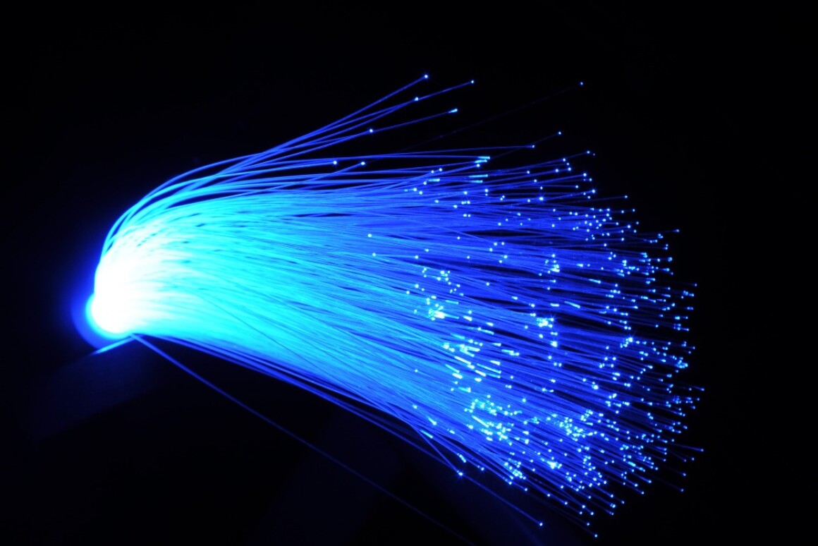 Tiny Device Sds Up The Internet 100 Times Over By Reading Tiny Device Sds Up The Internet 100 Times Over By Reading