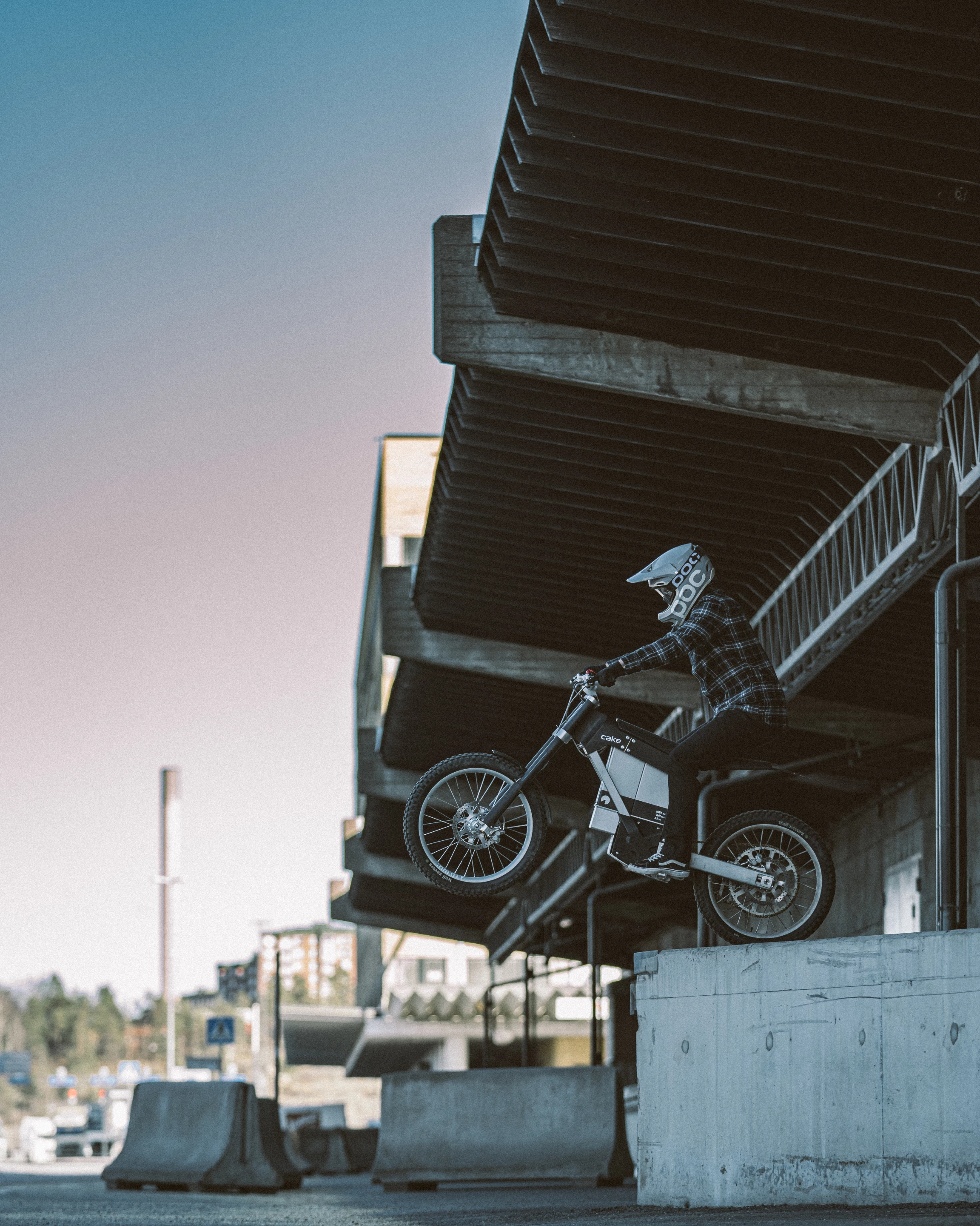 An Excite riding mode offers enduro riders between one and two hours between charges