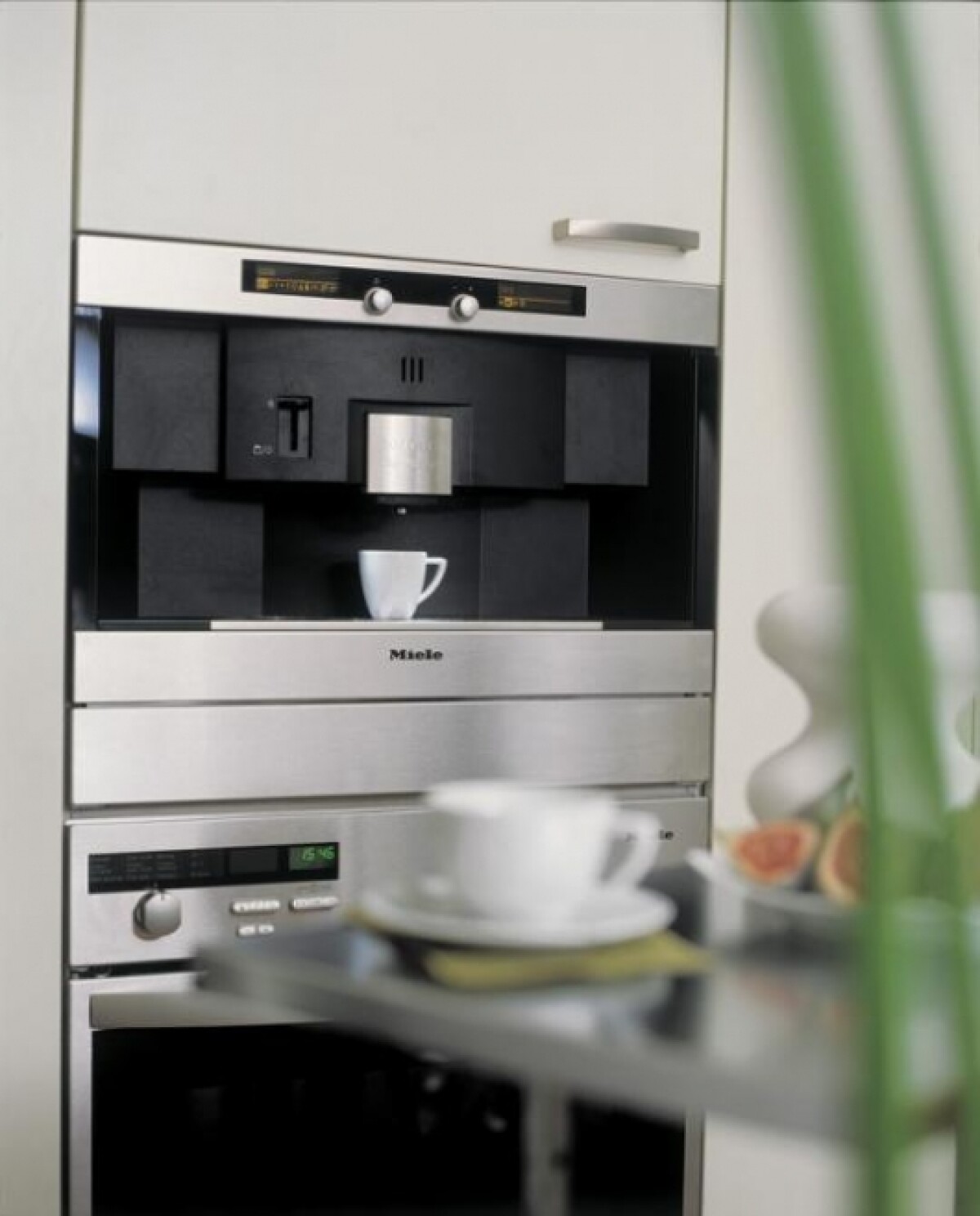 Miele creates a builtin Nespresso machine