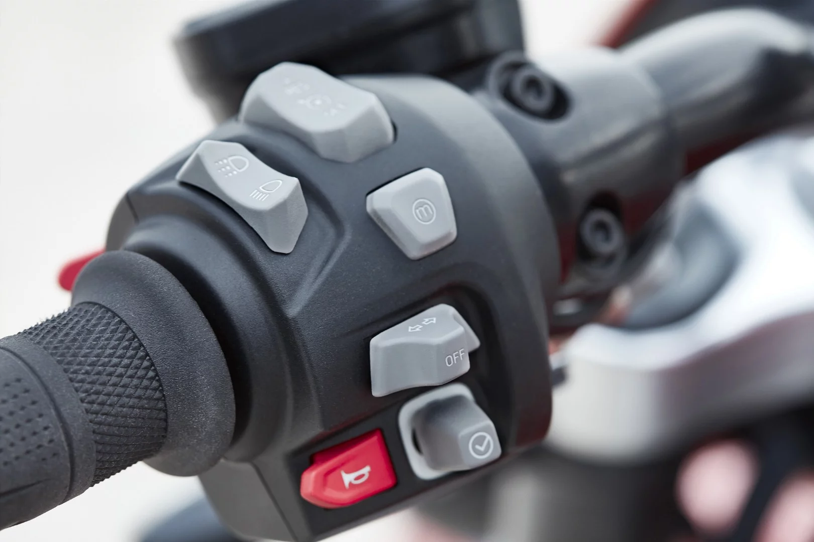 Right-hand handle bar controls on the 2020 Triumph Rocket 3