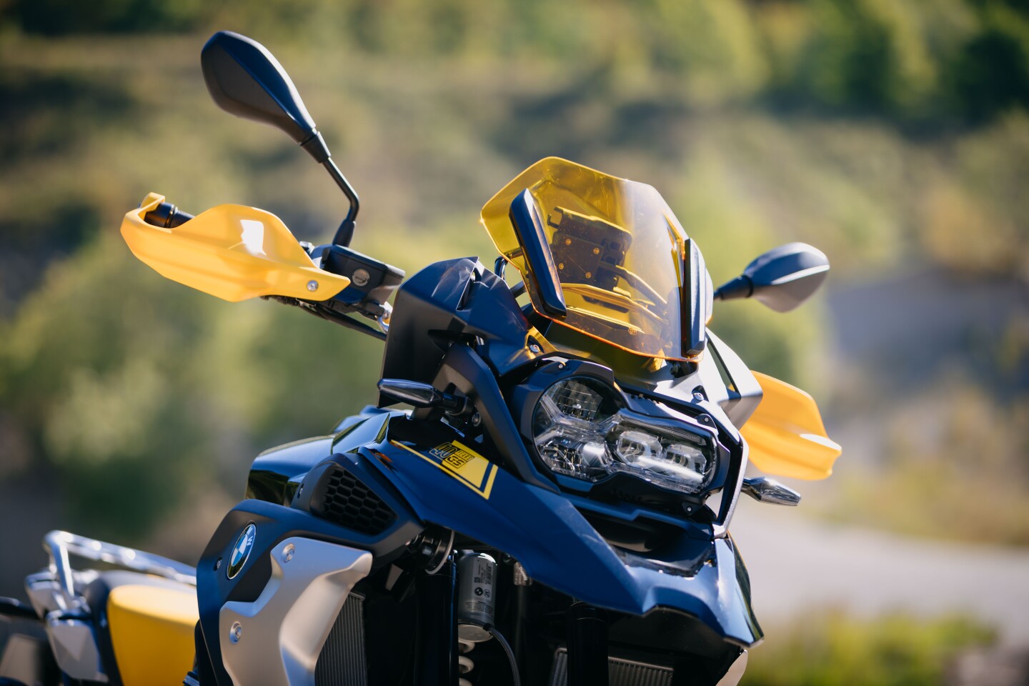 A new, optional adaptive LED headlight is capable of looking around corners in the dark instead of plunging riders into darkness as soon as they lean the bike in
