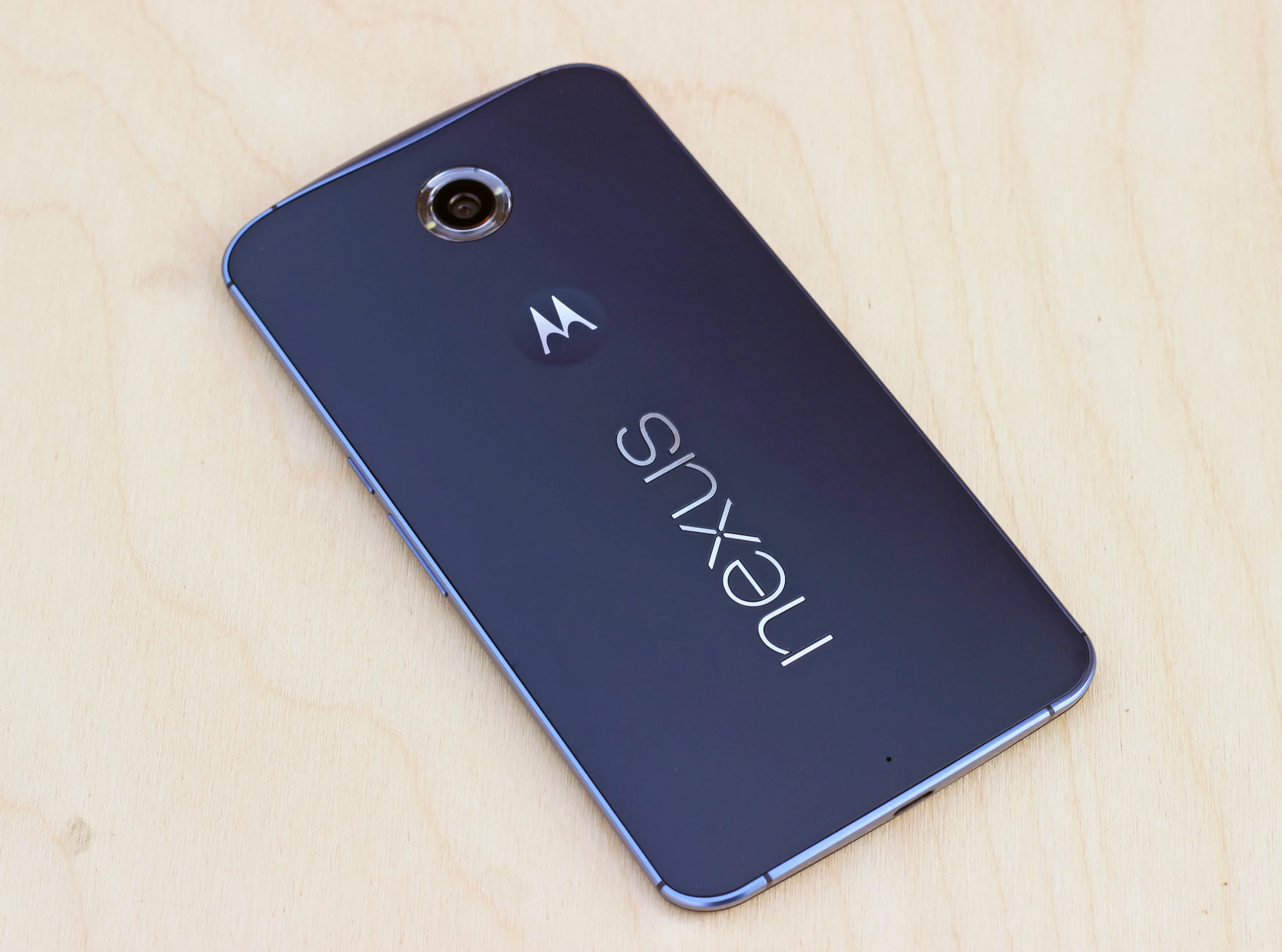 The Nexus 6 starts at US$650 full retail, or $250 on-contract (Photo: Will Shanklin/Gizmag.com)